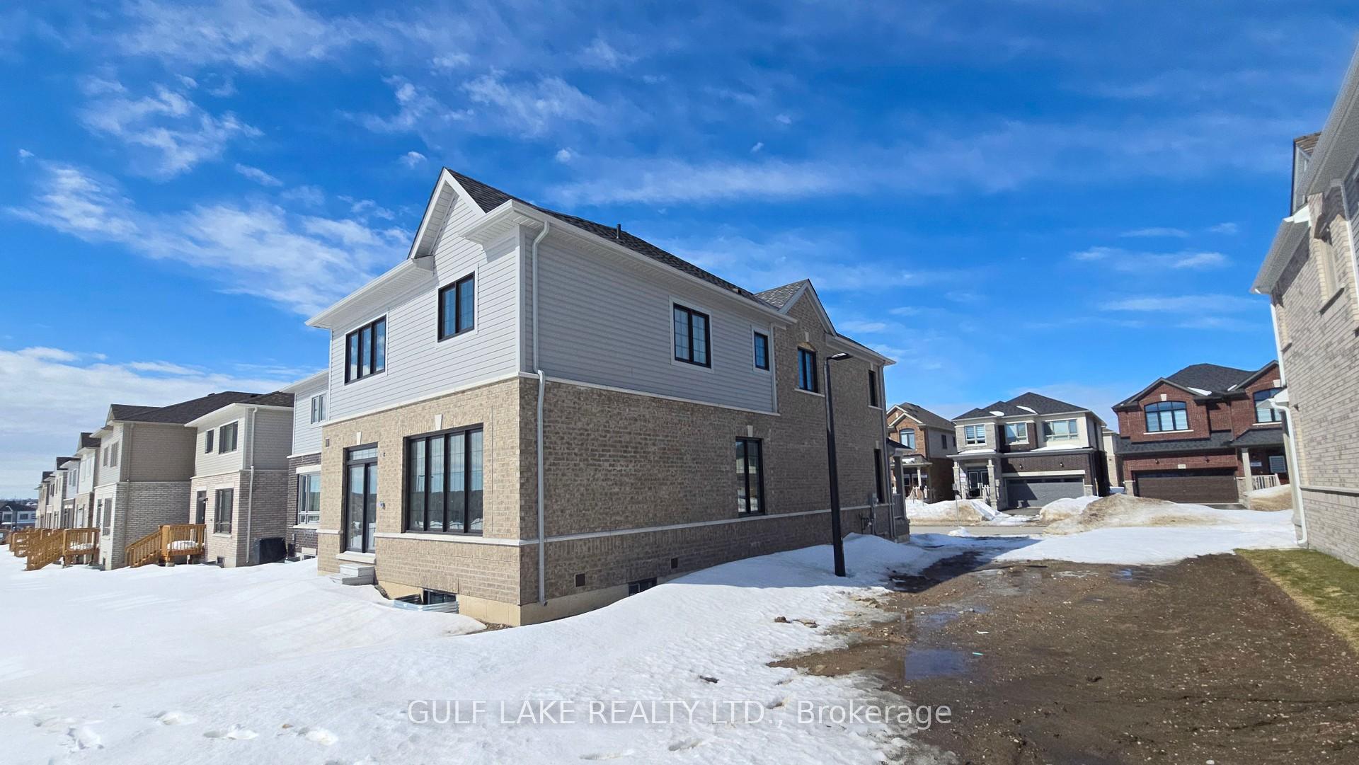Photo 4 of 38 Phoenix Boulevard, Barrie, Rural Barrie Southeast — HOMEH