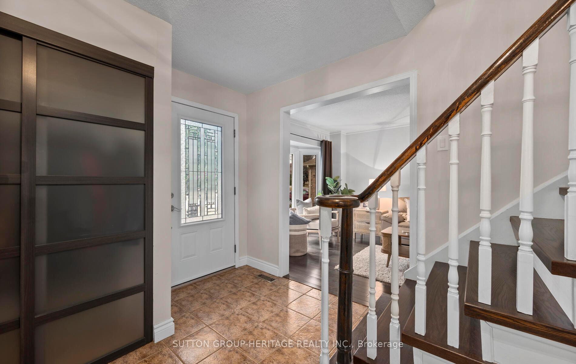 Photo 5 of 29 Plowman Drive, Ajax, Central — HOMEH
