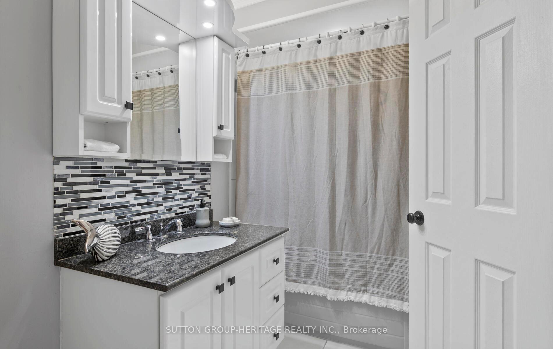 Photo 20 of 29 Plowman Drive, Ajax, Central — HOMEH