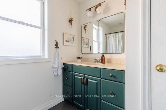 Photo 33 of 192 Campbell Avenue, Hamilton, Crown Point — HOMEH