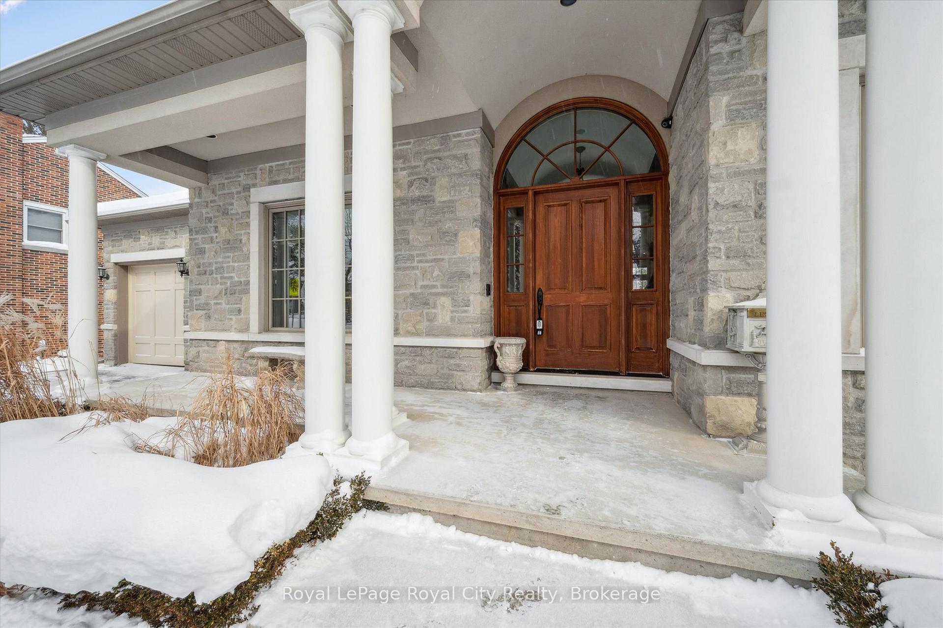 Photo 2 of 63 Metcalfe Street, Guelph, St. George's — HOMEH