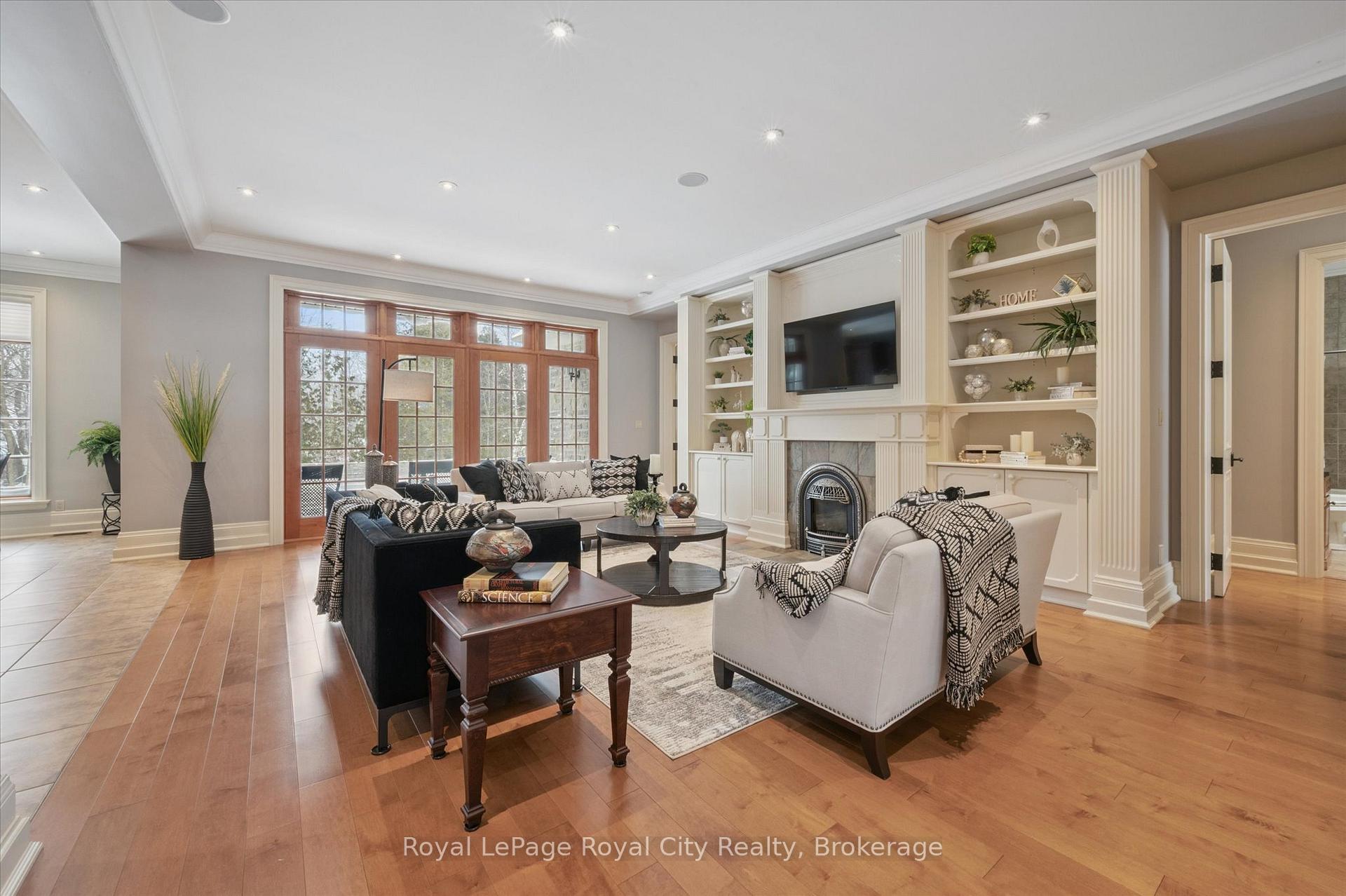 Photo 5 of 63 Metcalfe Street, Guelph, St. George's — HOMEH