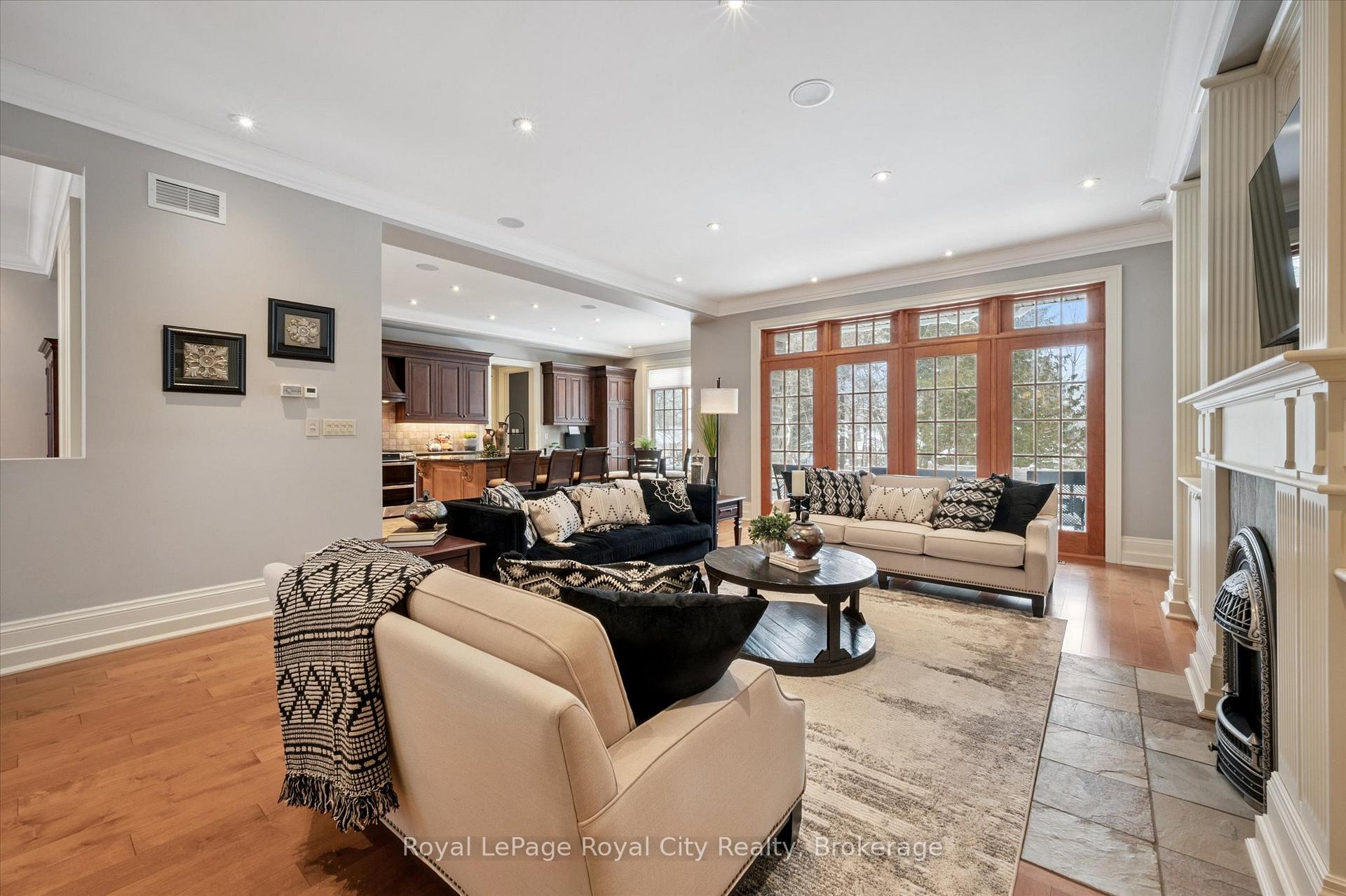 Photo 6 of 63 Metcalfe Street, Guelph, St. George's — HOMEH