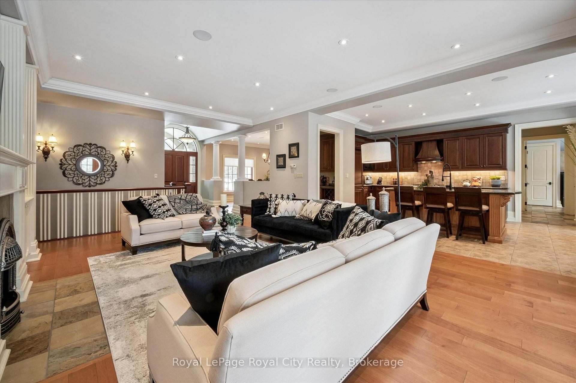 Photo 8 of 63 Metcalfe Street, Guelph, St. George's — HOMEH