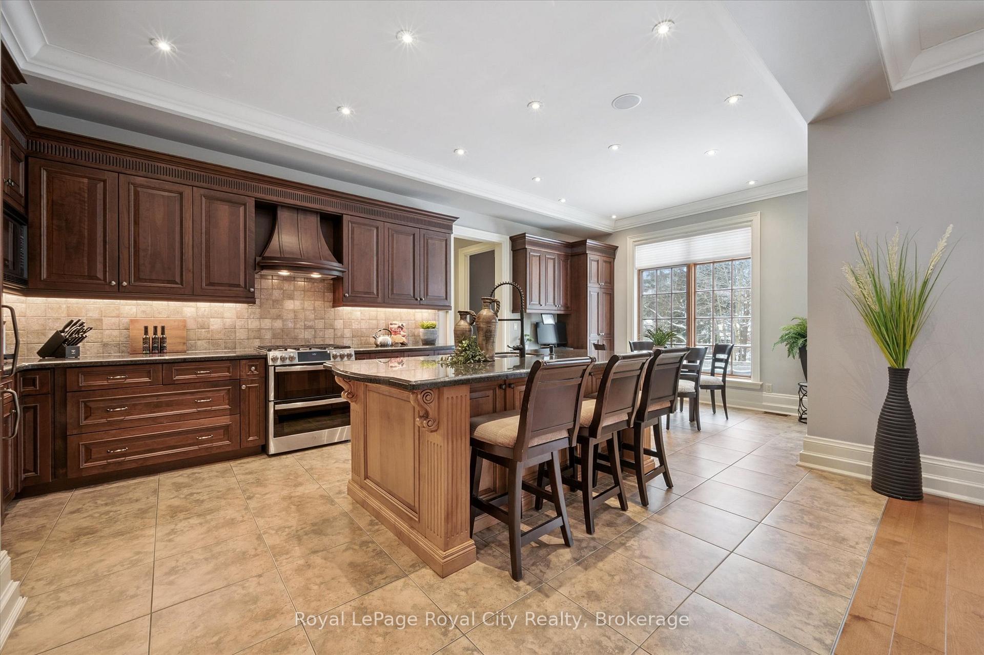 Photo 10 of 63 Metcalfe Street, Guelph, St. George's — HOMEH