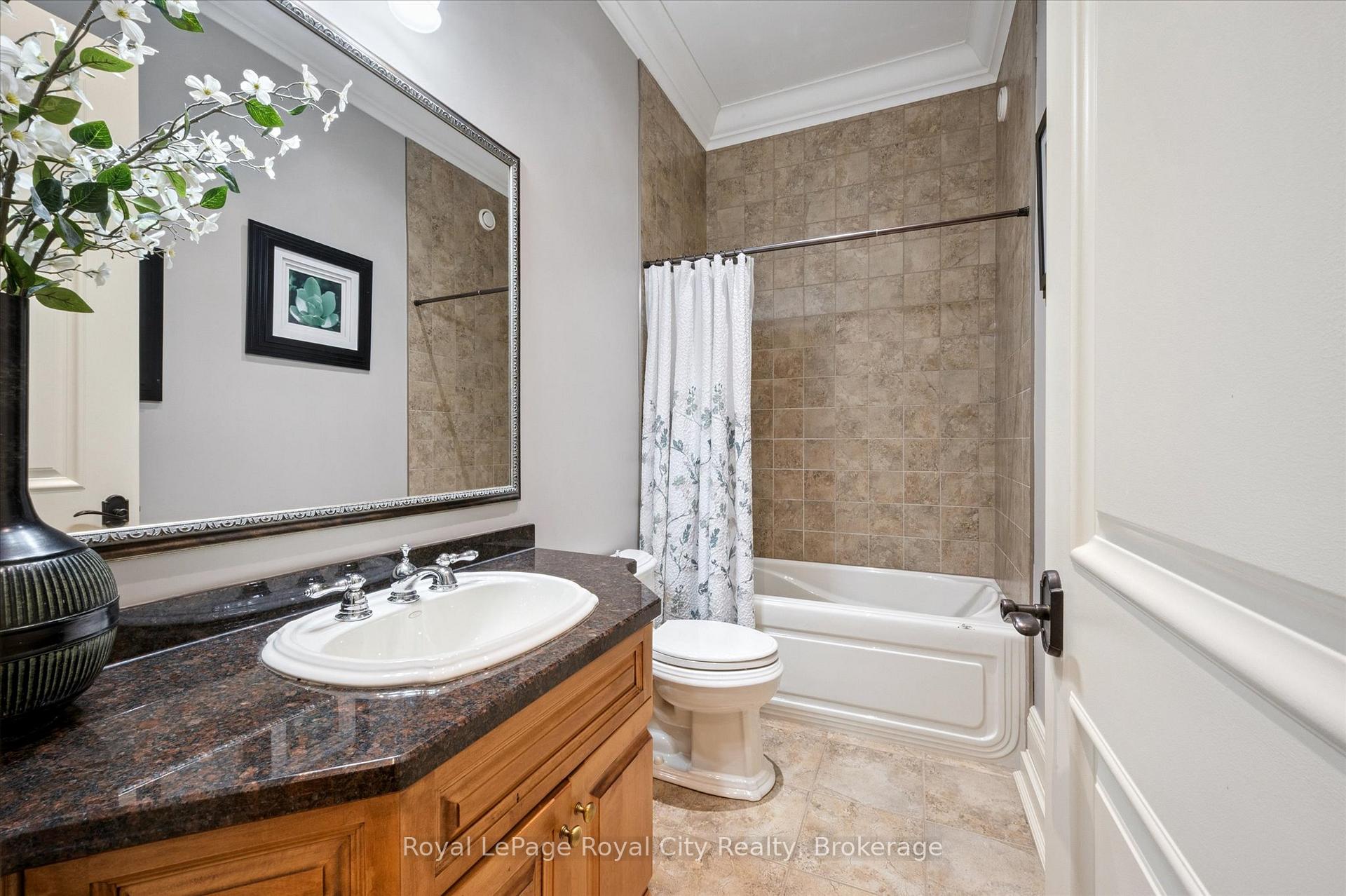 Photo 22 of 63 Metcalfe Street, Guelph, St. George's — HOMEH