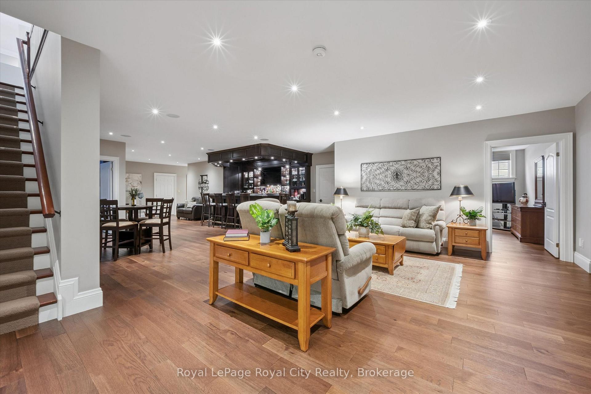 Photo 24 of 63 Metcalfe Street, Guelph, St. George's — HOMEH