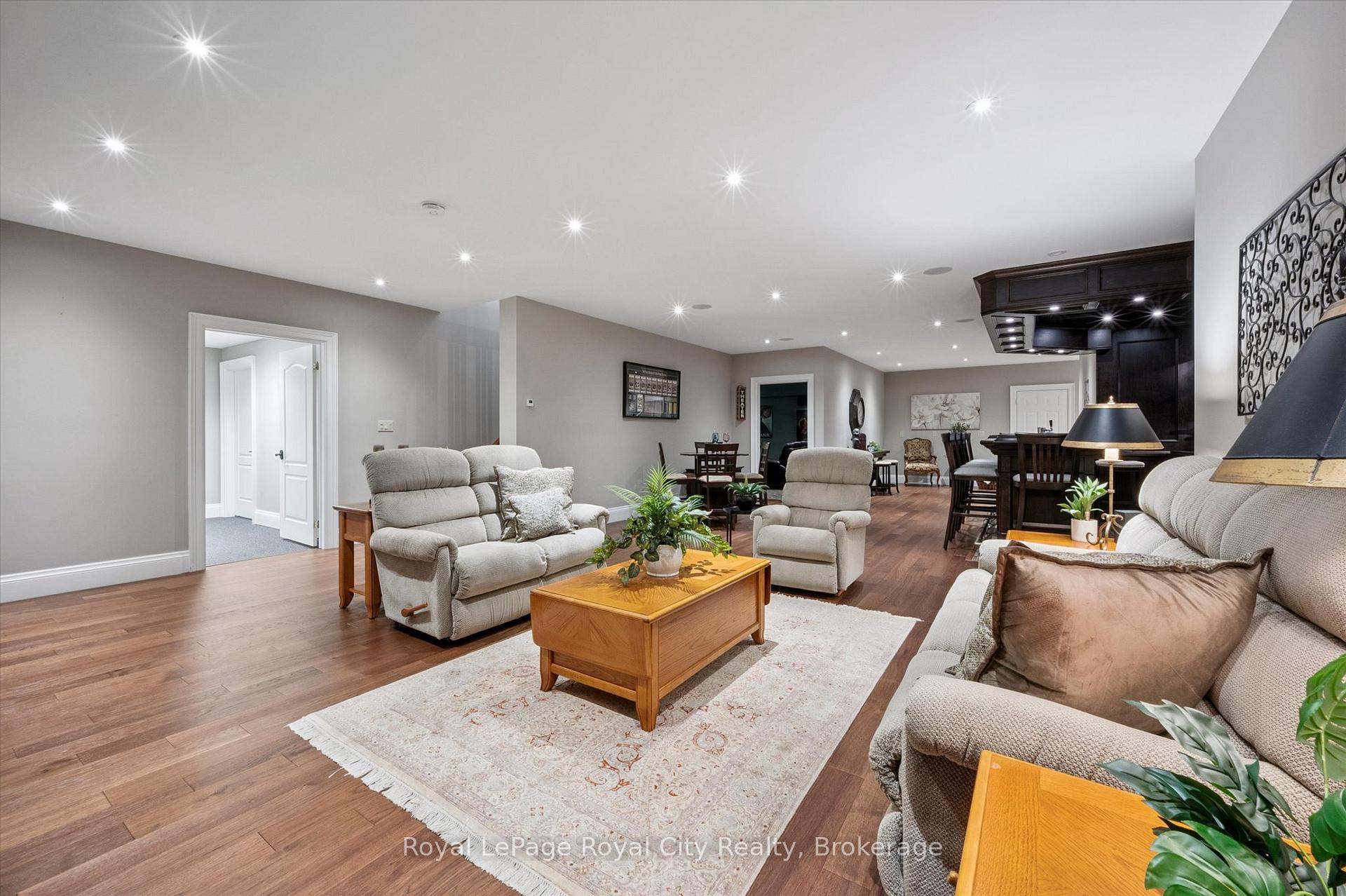 Photo 26 of 63 Metcalfe Street, Guelph, St. George's — HOMEH