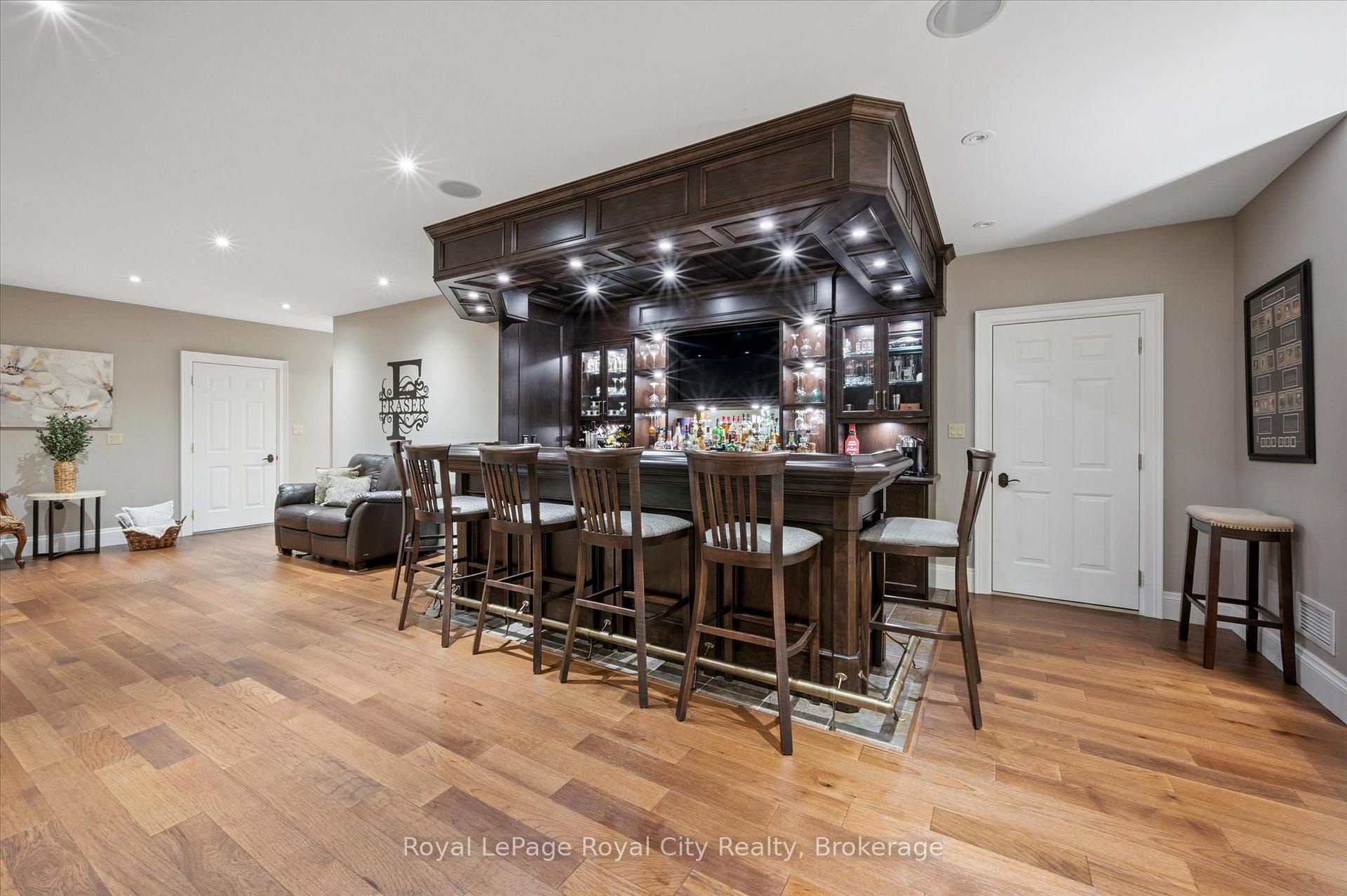 Photo 27 of 63 Metcalfe Street, Guelph, St. George's — HOMEH