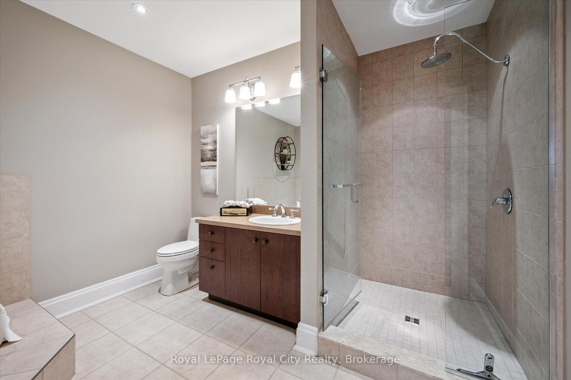 Photo 31 of 63 Metcalfe Street, Guelph, St. George's — HOMEH
