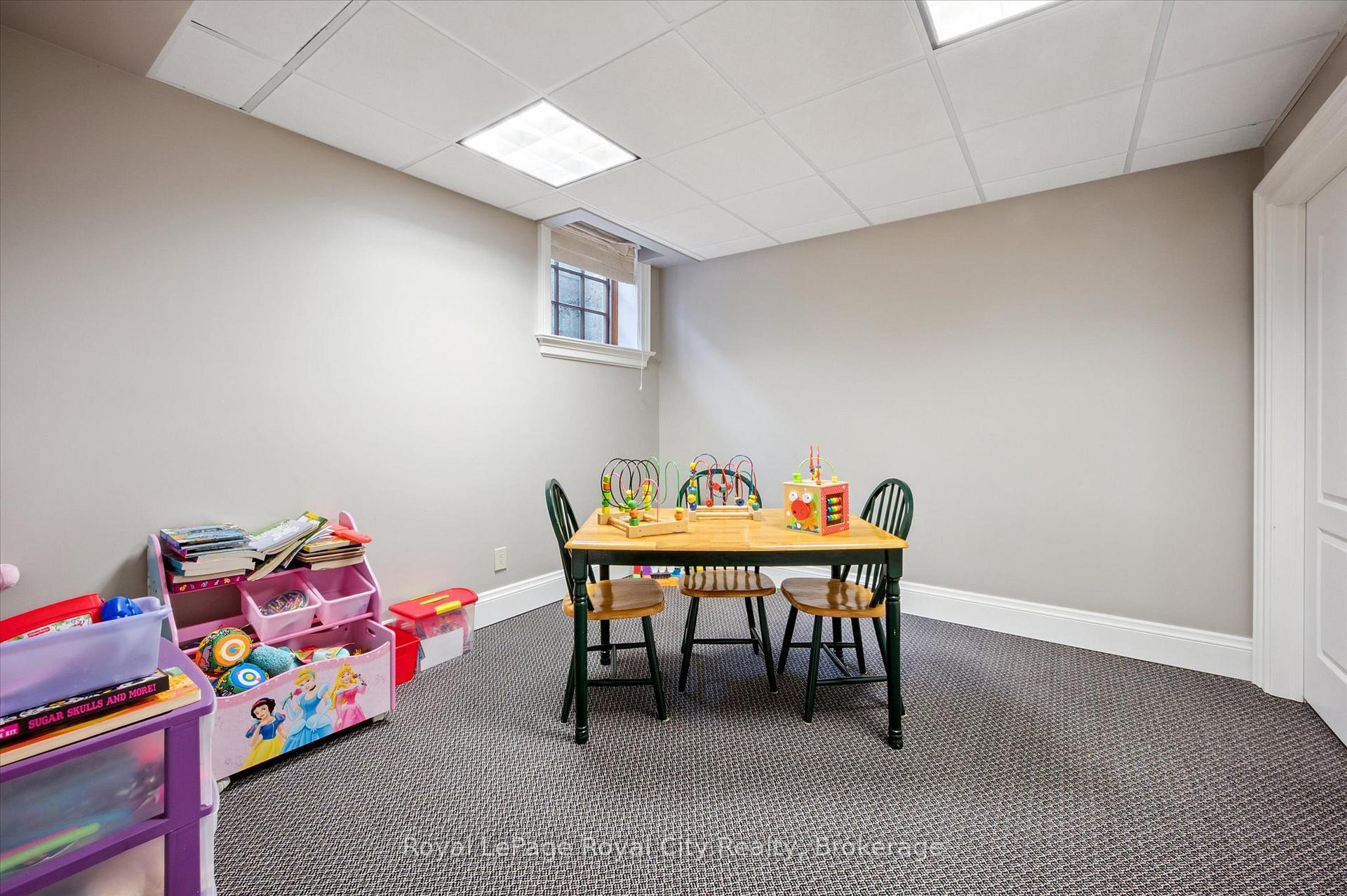 Photo 36 of 63 Metcalfe Street, Guelph, St. George's — HOMEH