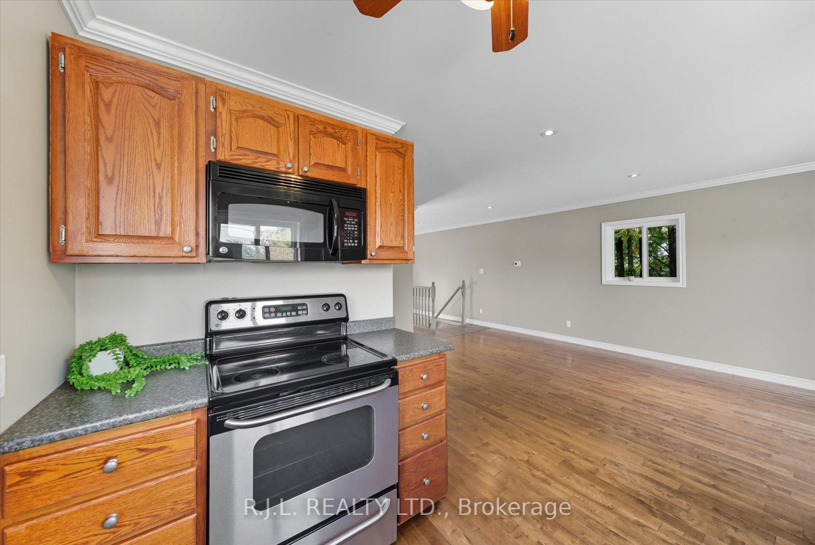 Photo 12 of 178 Platten Boulevard, Scugog, Rural Scugog — HOMEH