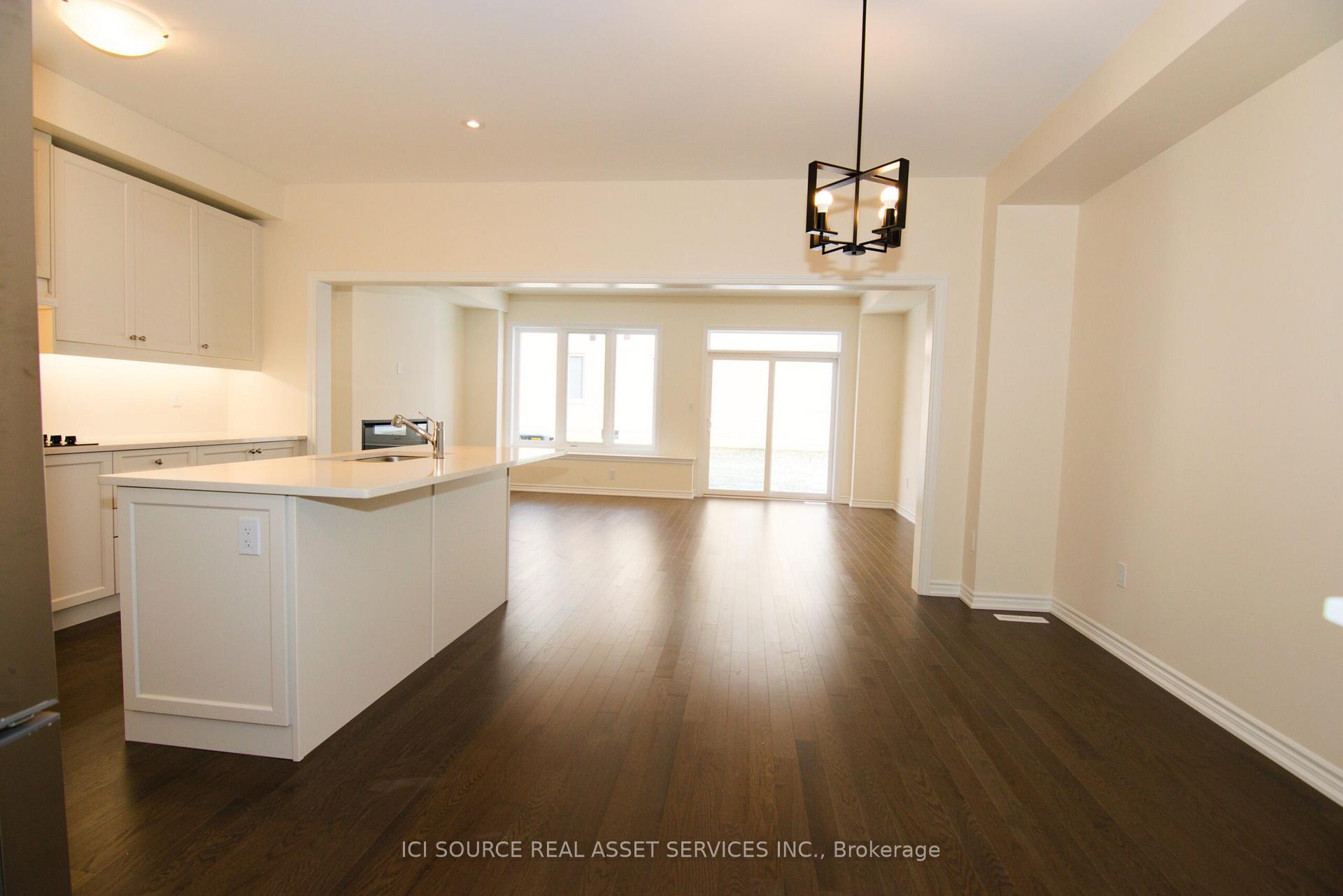 Photo 3 of 50 Mountainside Crescent, Whitby, Rolling Acres — HOMEH