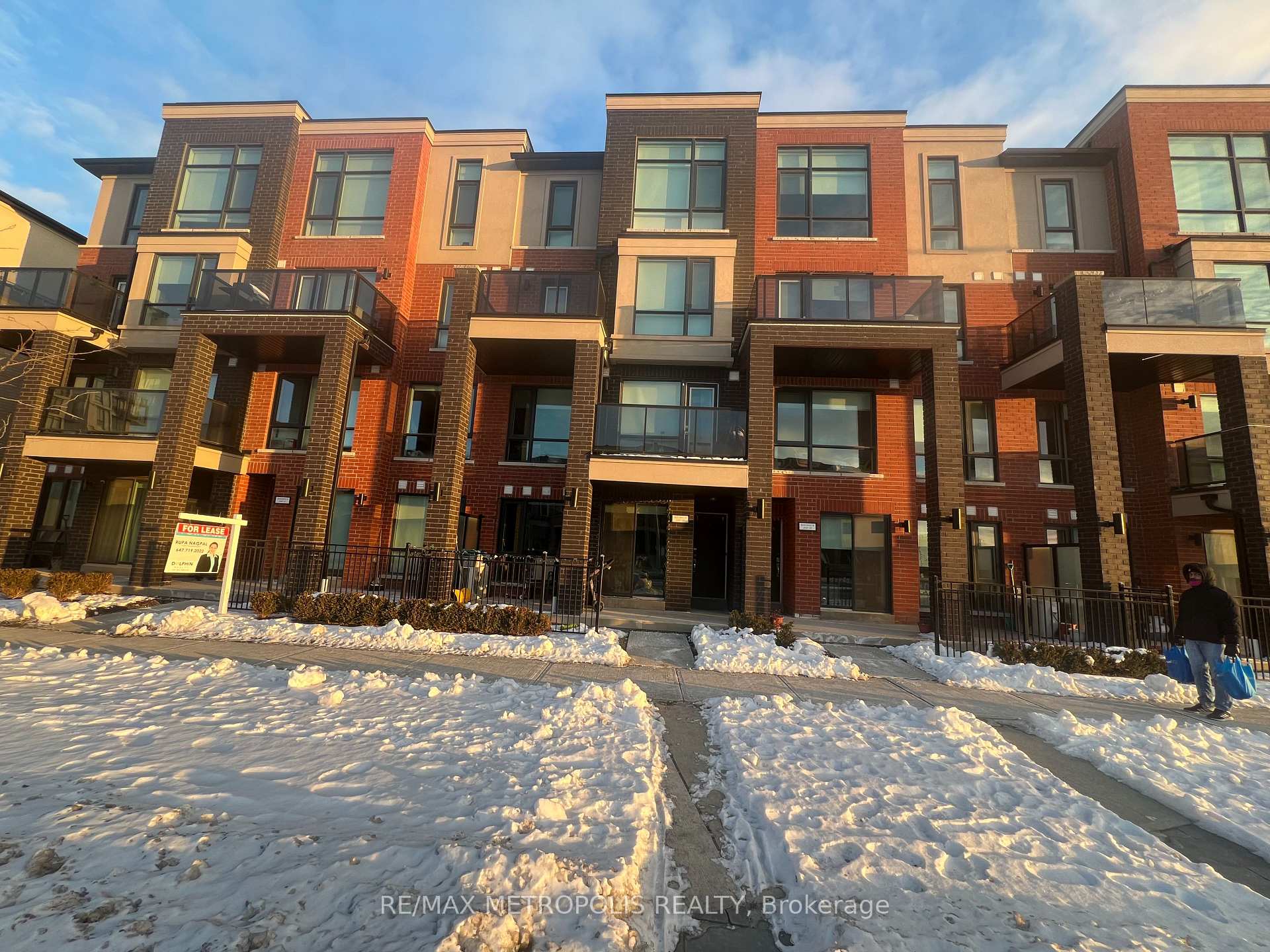 Photo 2 of Unit 33, 100 Dufay Road, Brampton, Northwest Brampton — HOMEH