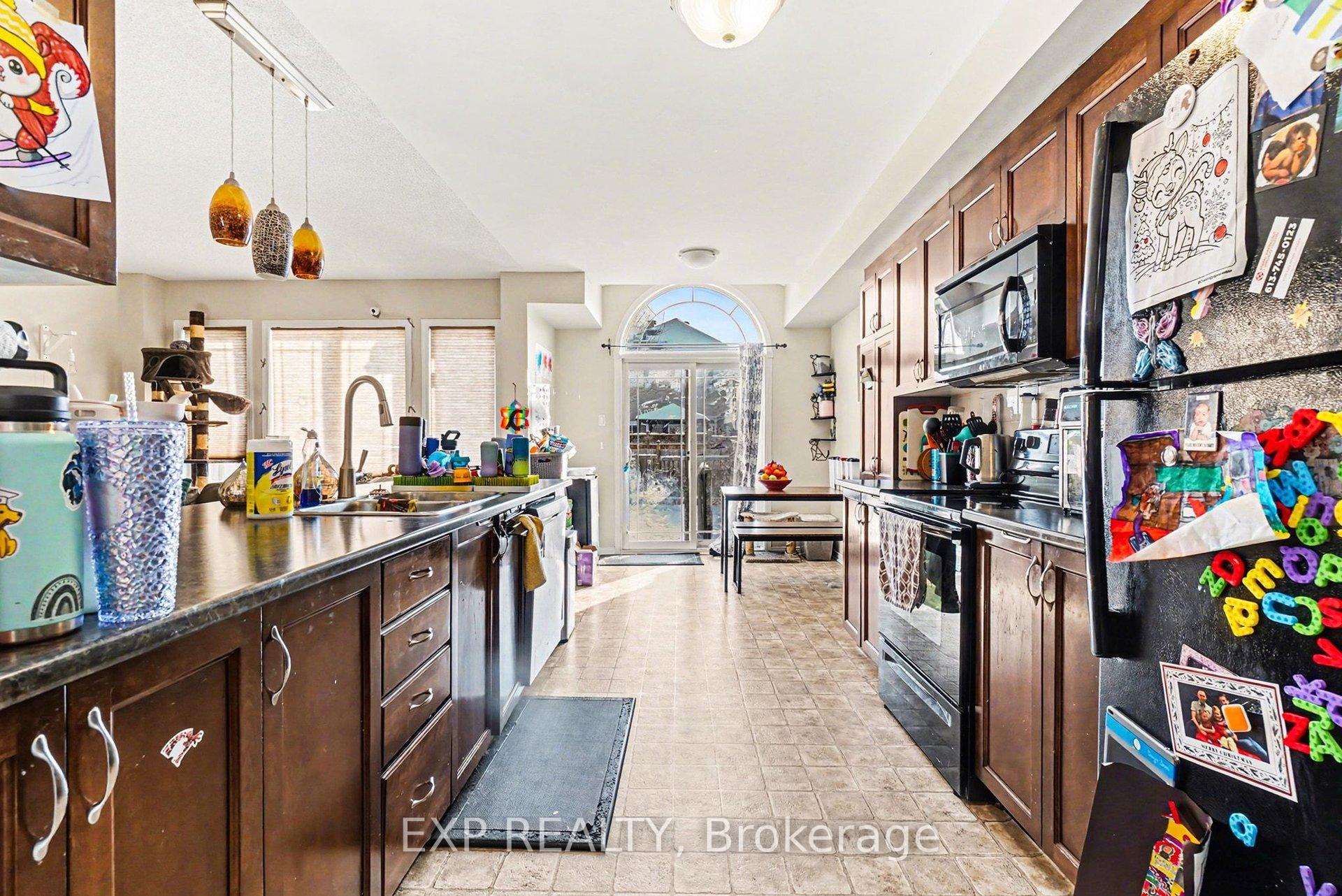 Photo 8 of 735 Regiment Avenue, Ottawa, Kanata - Emerald Meadows/Trailwest — HOMEH