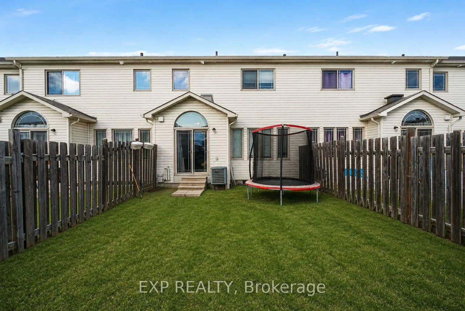 Photo 20 of 735 Regiment Avenue, Ottawa, Kanata - Emerald Meadows/Trailwest — HOMEH