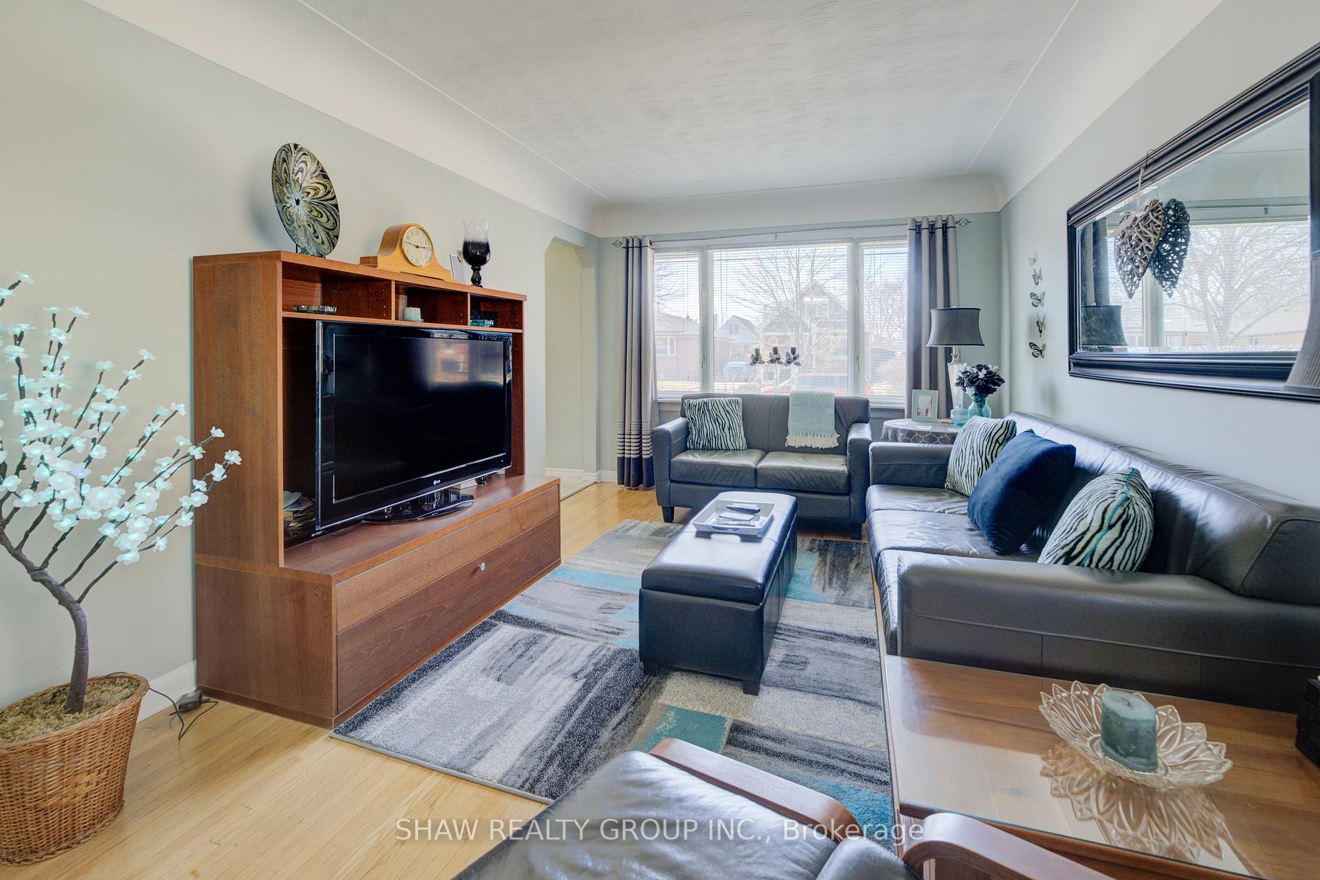 Photo 8 of 383 East 14TH Street, Hamilton, Inch Park — HOMEH