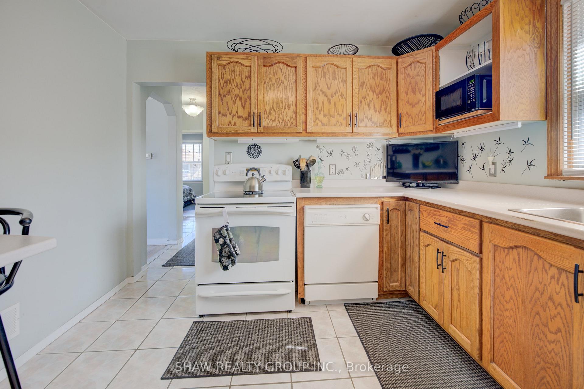 Photo 10 of 383 East 14TH Street, Hamilton, Inch Park — HOMEH
