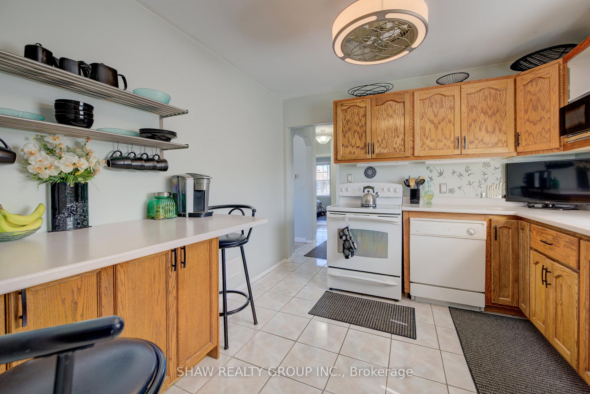 Photo 11 of 383 East 14TH Street, Hamilton, Inch Park — HOMEH