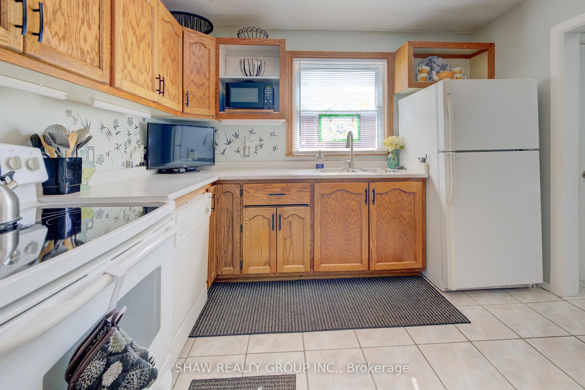 Photo 12 of 383 East 14TH Street, Hamilton, Inch Park — HOMEH