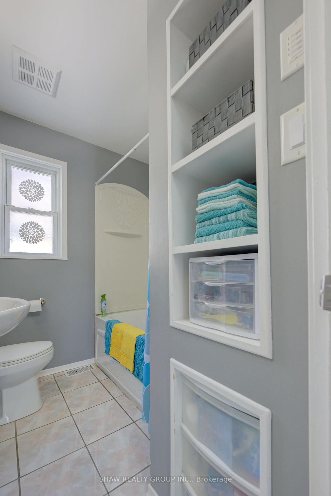 Photo 18 of 383 East 14TH Street, Hamilton, Inch Park — HOMEH