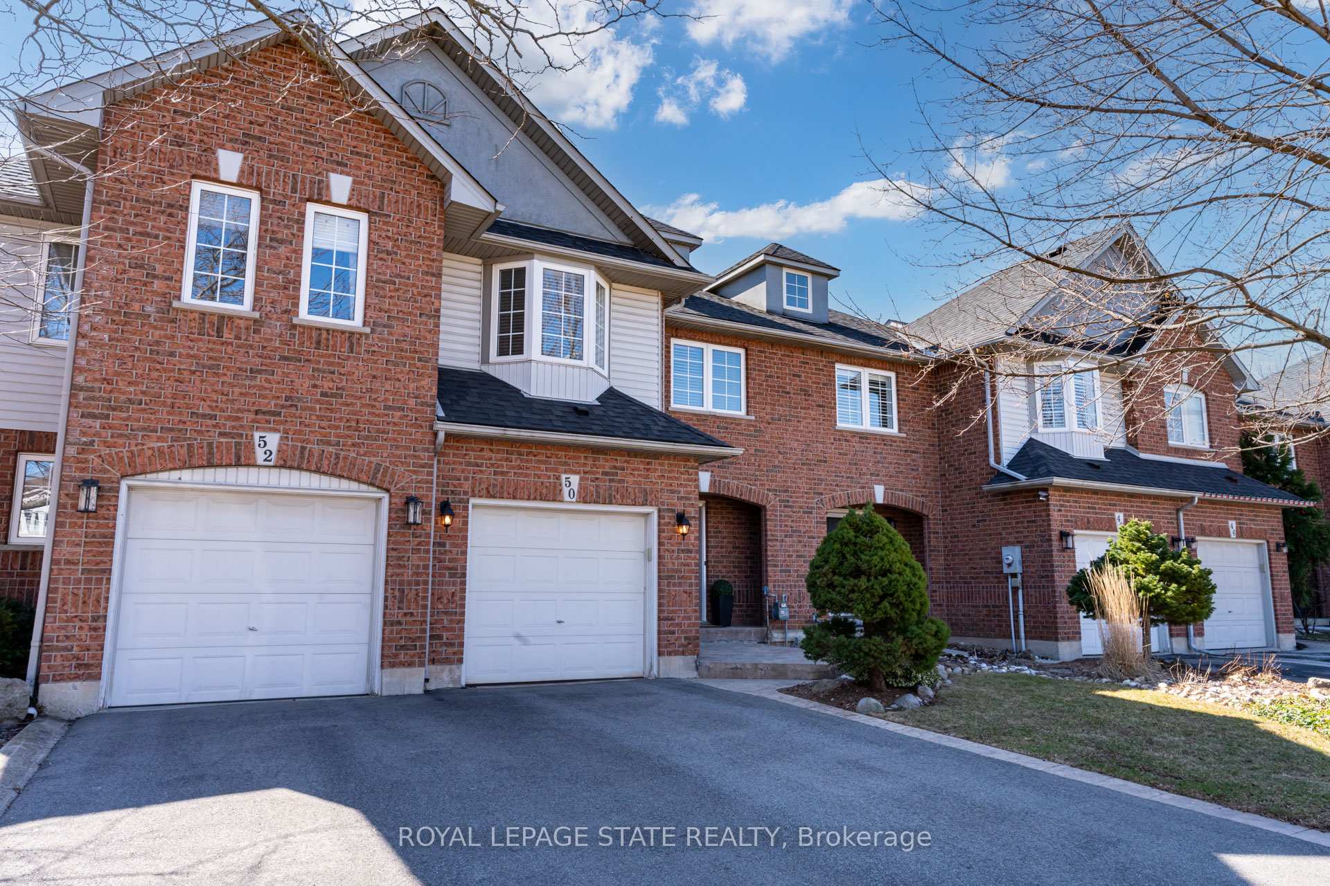 Photo 3 of 50 Valridge Drive, Hamilton, Ancaster — HOMEH