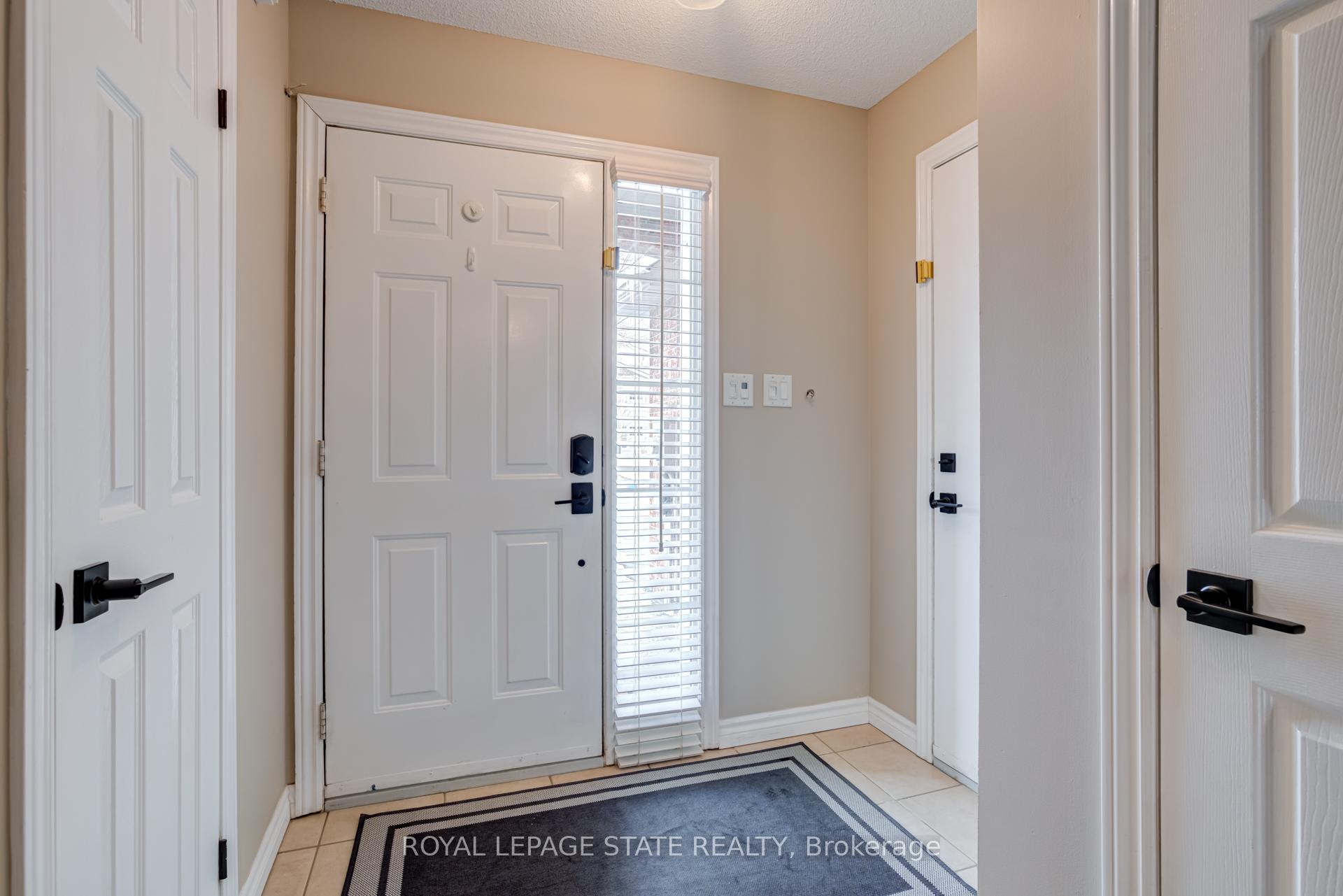 Photo 5 of 50 Valridge Drive, Hamilton, Ancaster — HOMEH