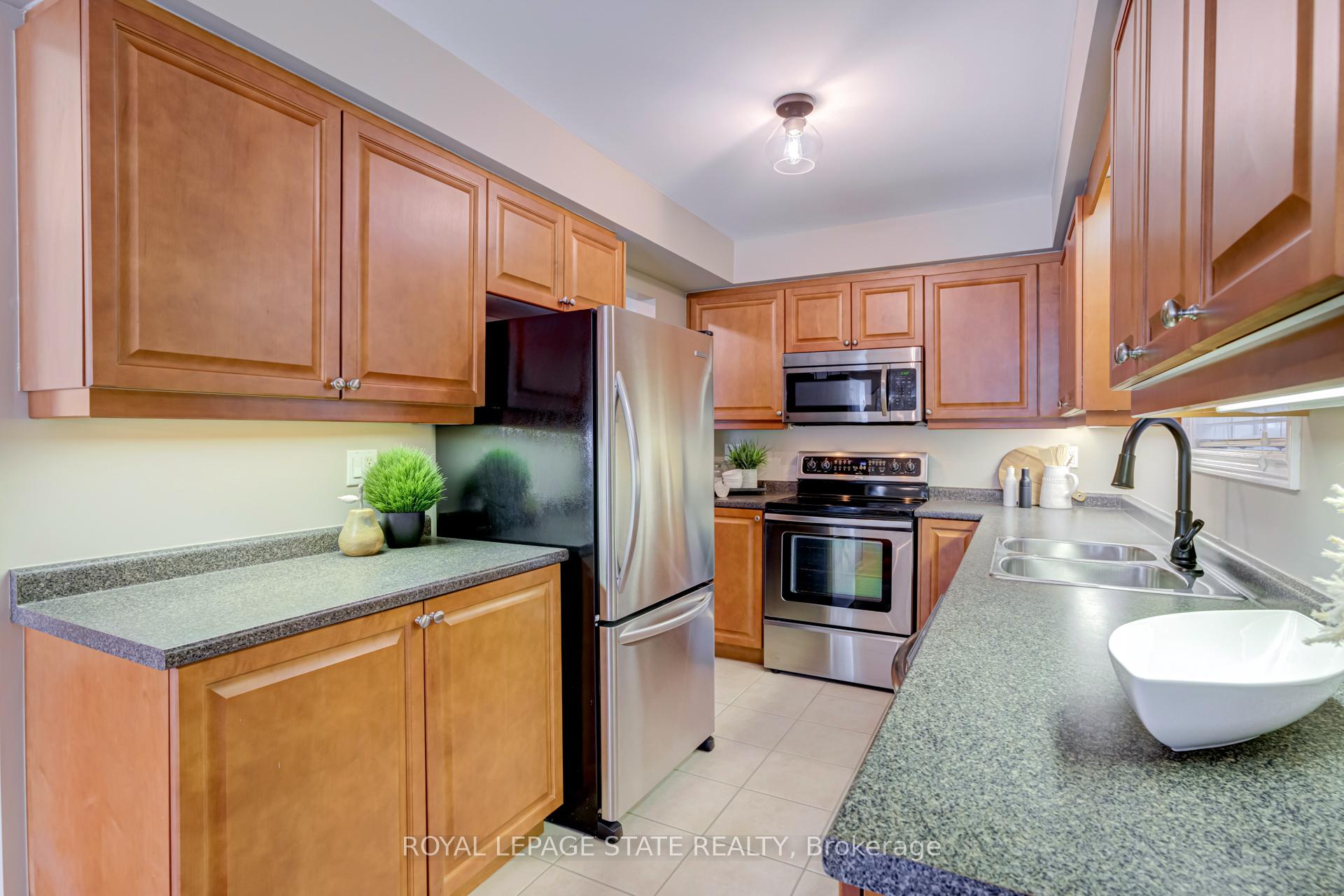 Photo 12 of 50 Valridge Drive, Hamilton, Ancaster — HOMEH