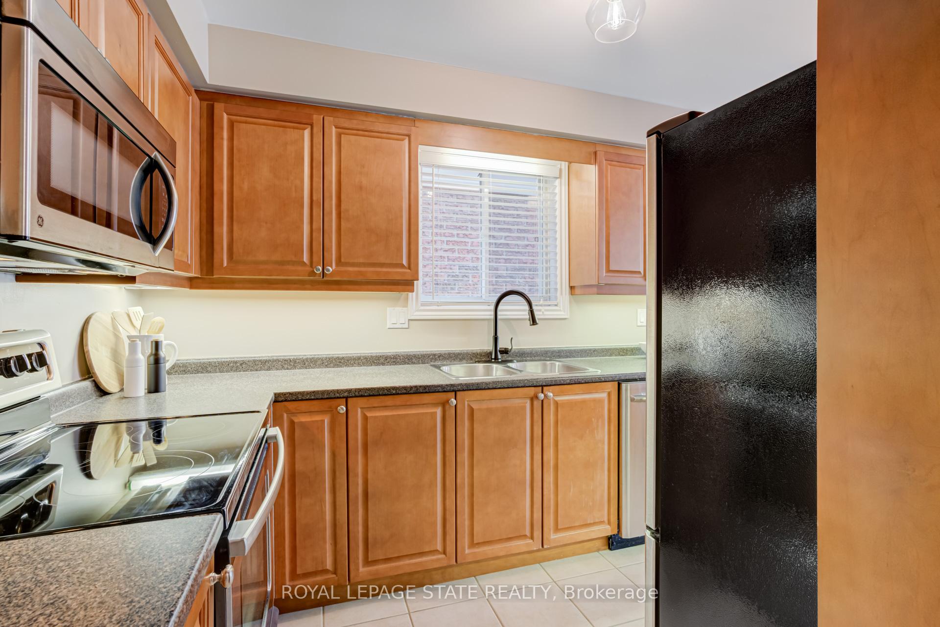 Photo 15 of 50 Valridge Drive, Hamilton, Ancaster — HOMEH