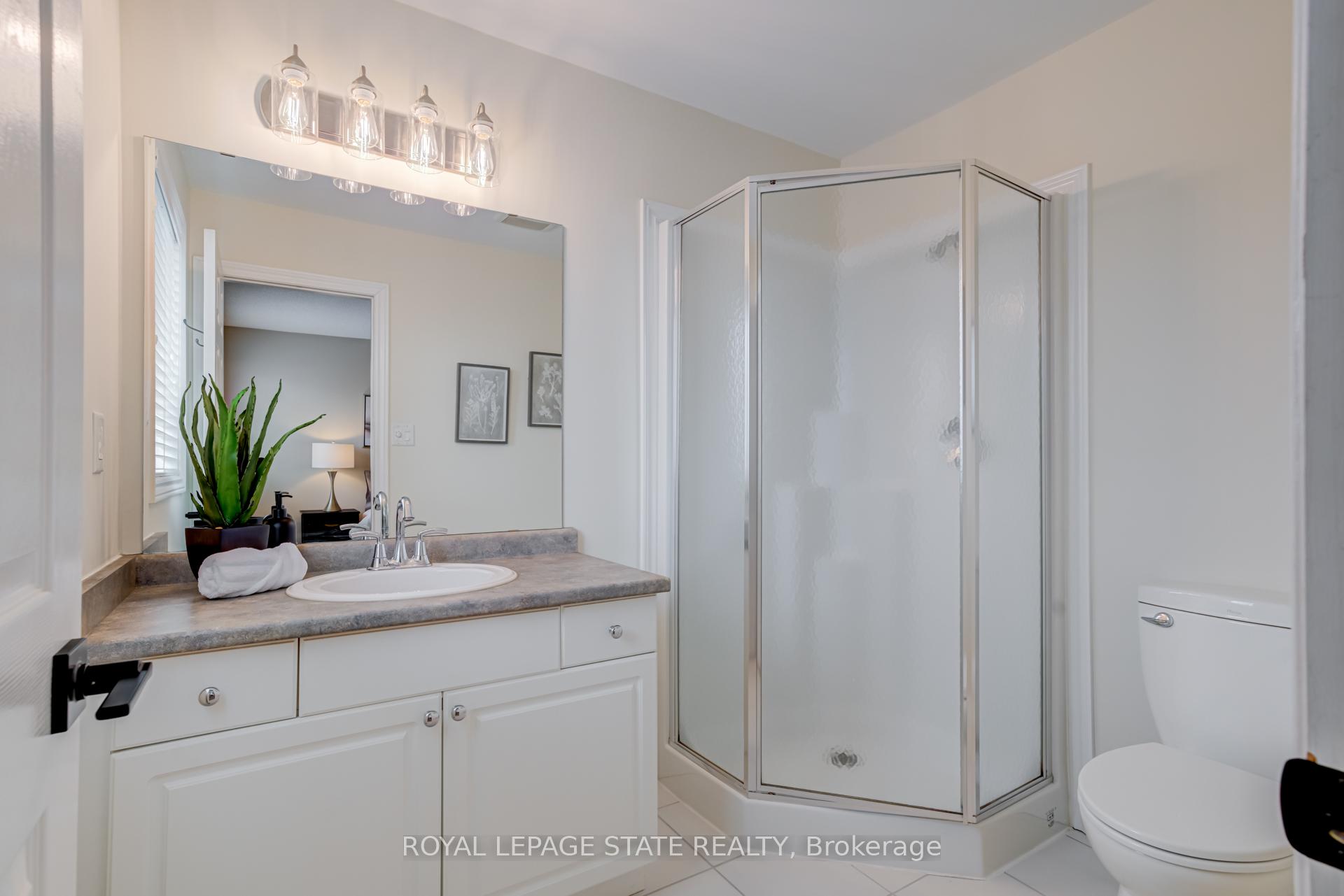 Photo 23 of 50 Valridge Drive, Hamilton, Ancaster — HOMEH
