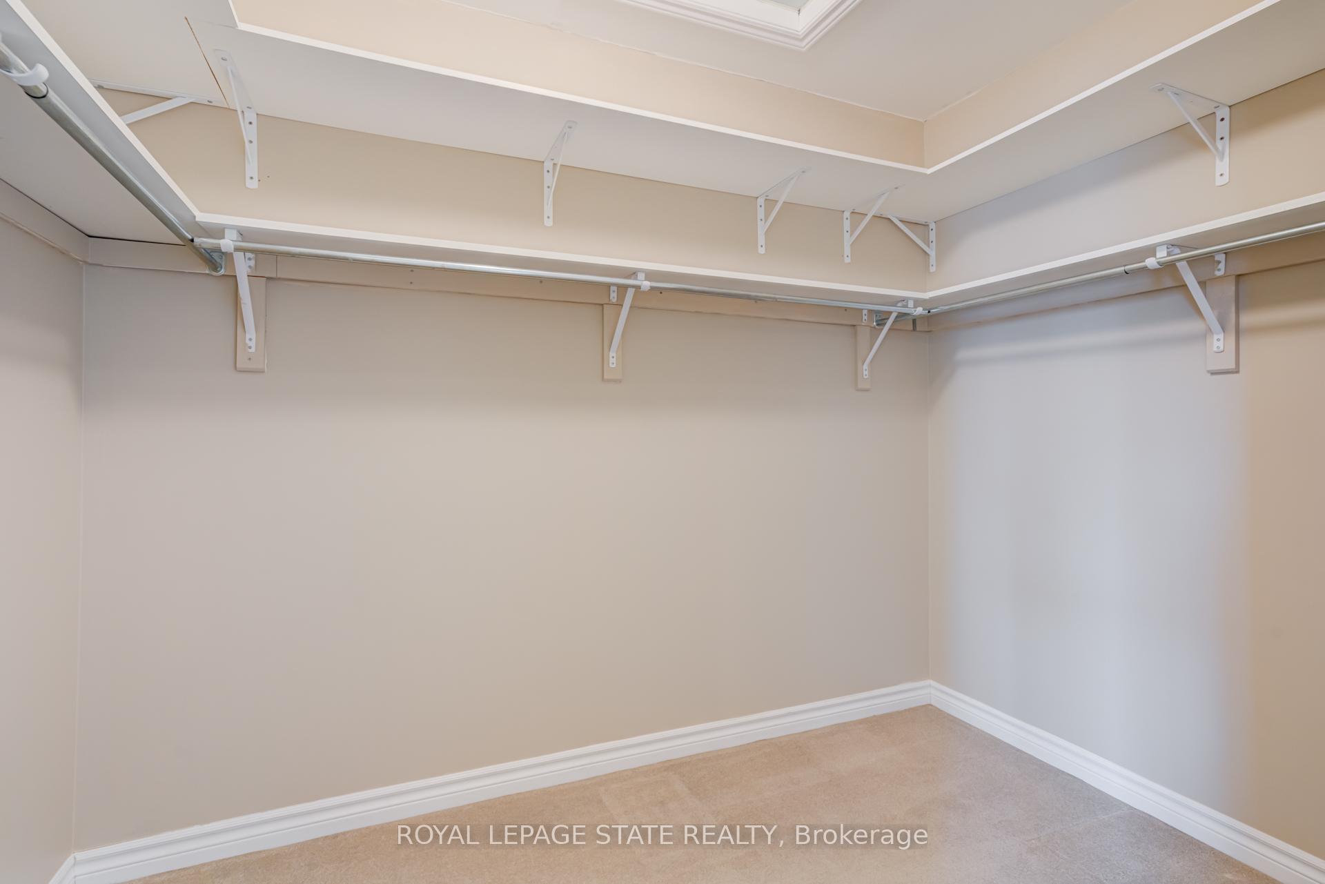 Photo 24 of 50 Valridge Drive, Hamilton, Ancaster — HOMEH