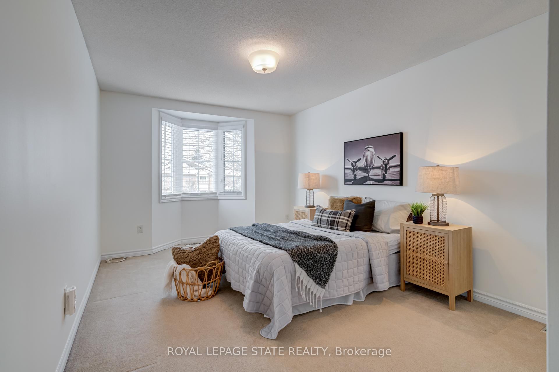 Photo 25 of 50 Valridge Drive, Hamilton, Ancaster — HOMEH