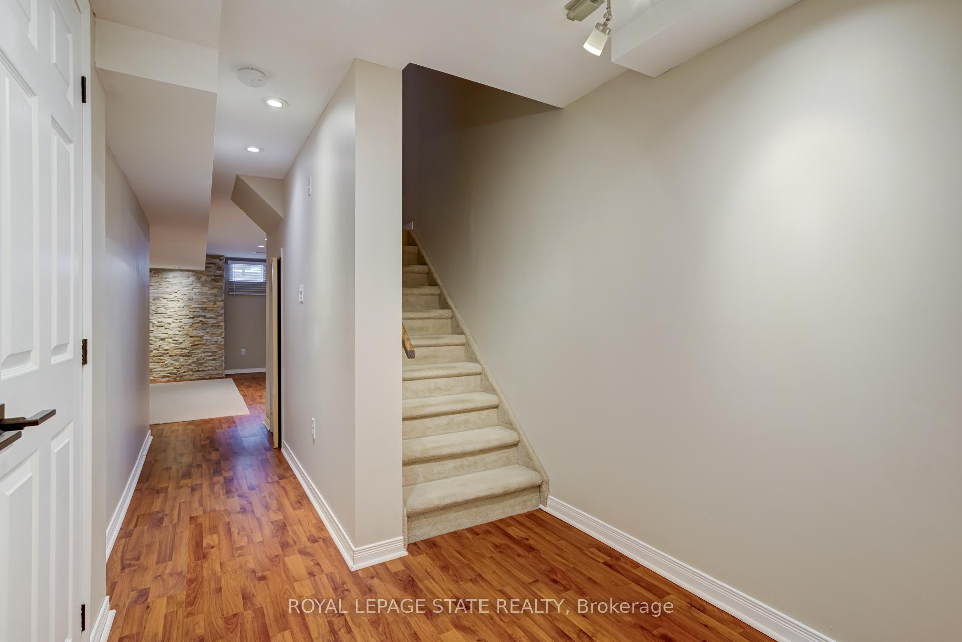 Photo 30 of 50 Valridge Drive, Hamilton, Ancaster — HOMEH