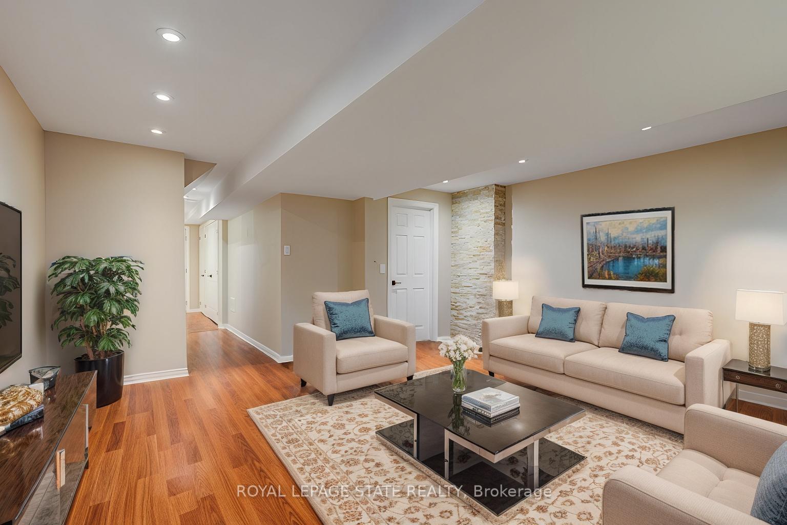 Photo 33 of 50 Valridge Drive, Hamilton, Ancaster — HOMEH