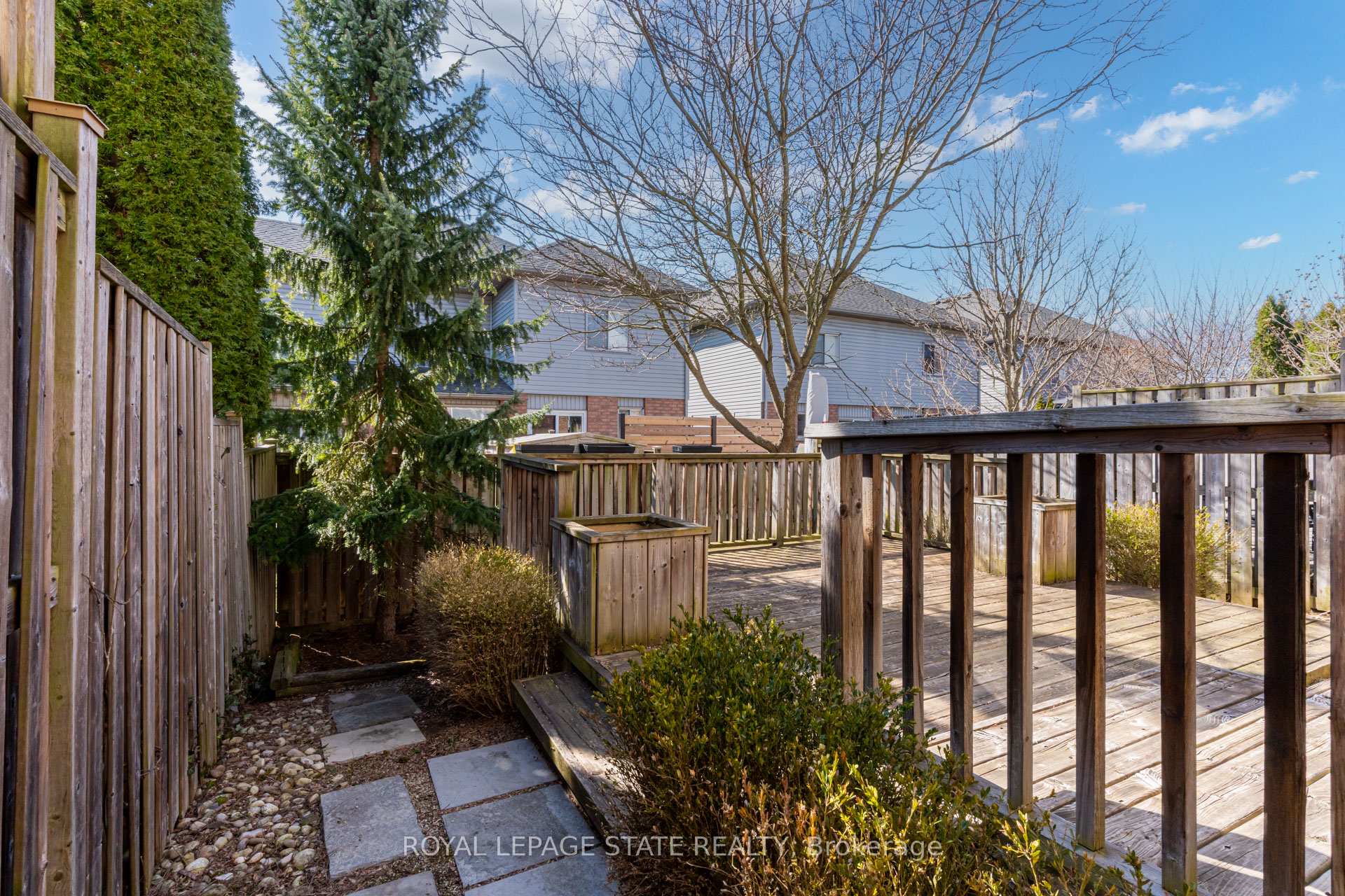 Photo 39 of 50 Valridge Drive, Hamilton, Ancaster — HOMEH