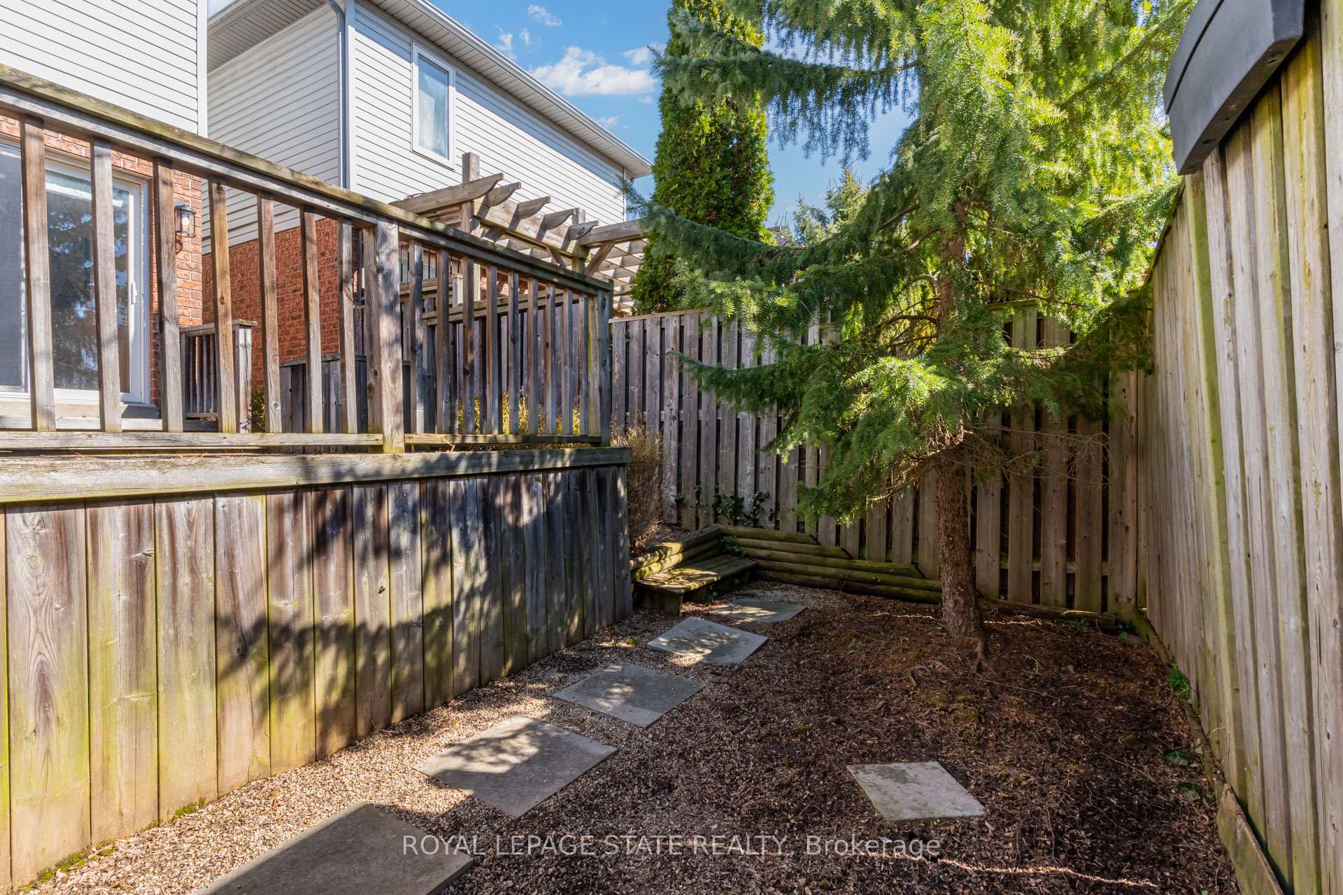 Photo 41 of 50 Valridge Drive, Hamilton, Ancaster — HOMEH