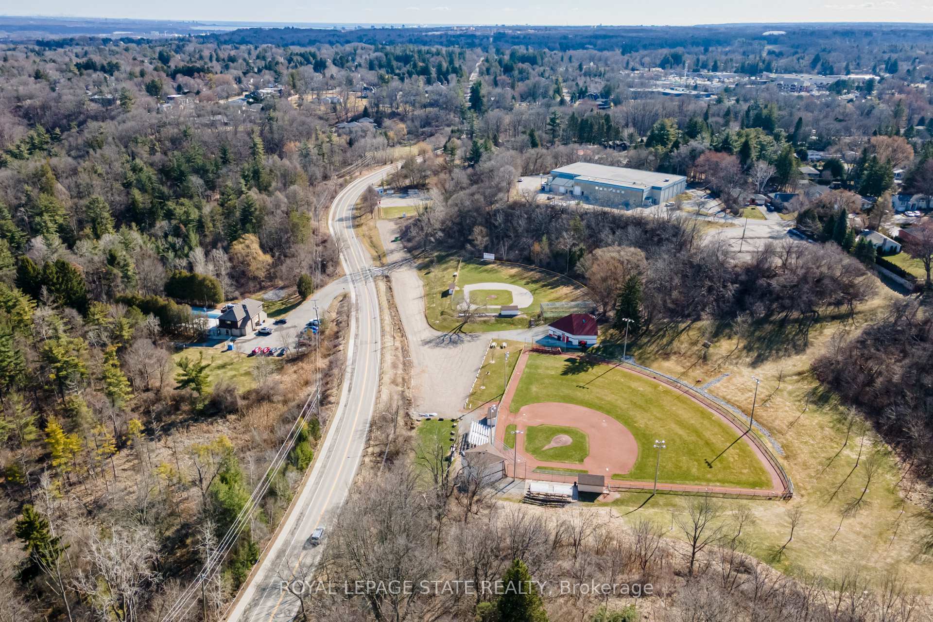 Photo 44 of 50 Valridge Drive, Hamilton, Ancaster — HOMEH