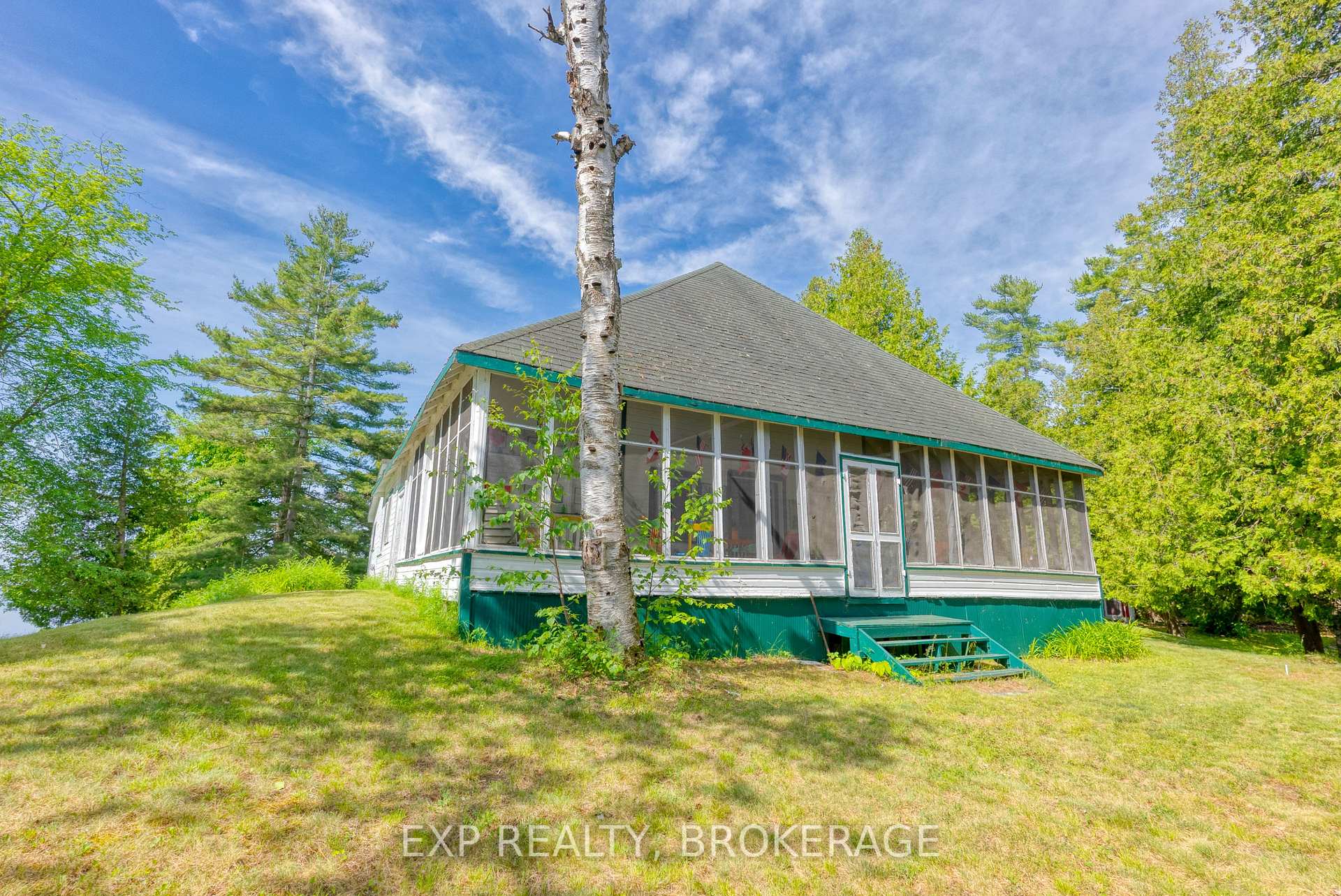 Photo 3 of Island S, Frontenac, Frontenac Centre — HOMEH