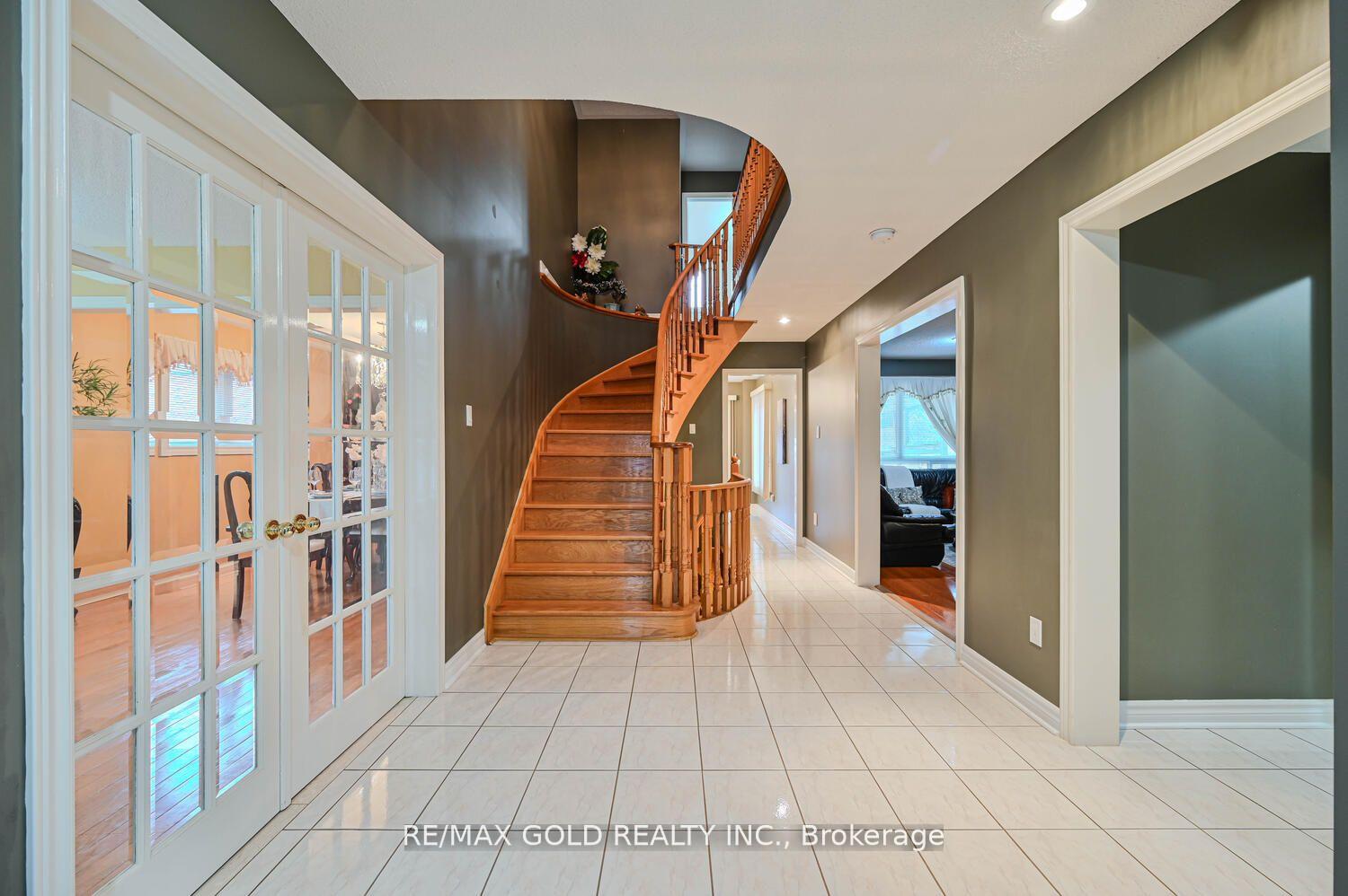 Photo 23 of 238 Fernforest Drive, Brampton, Sandringham-Wellington — HOMEH