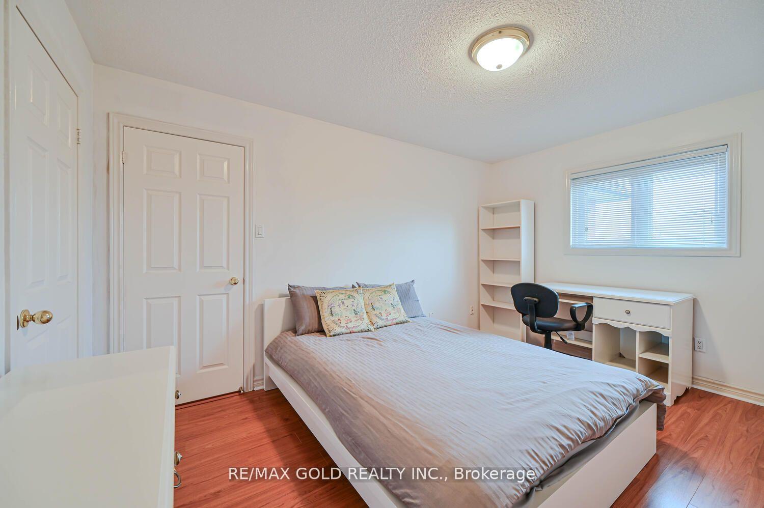 Photo 38 of 238 Fernforest Drive, Brampton, Sandringham-Wellington — HOMEH