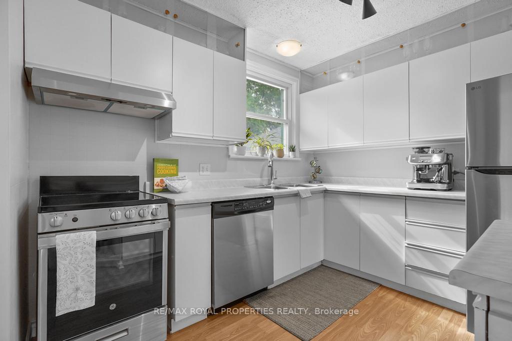 Photo 32 of 27 David Avenue, Hamilton, Hill Park — HOMEH