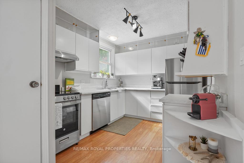 Photo 12 of 27 David Avenue, Hamilton, Hill Park — HOMEH