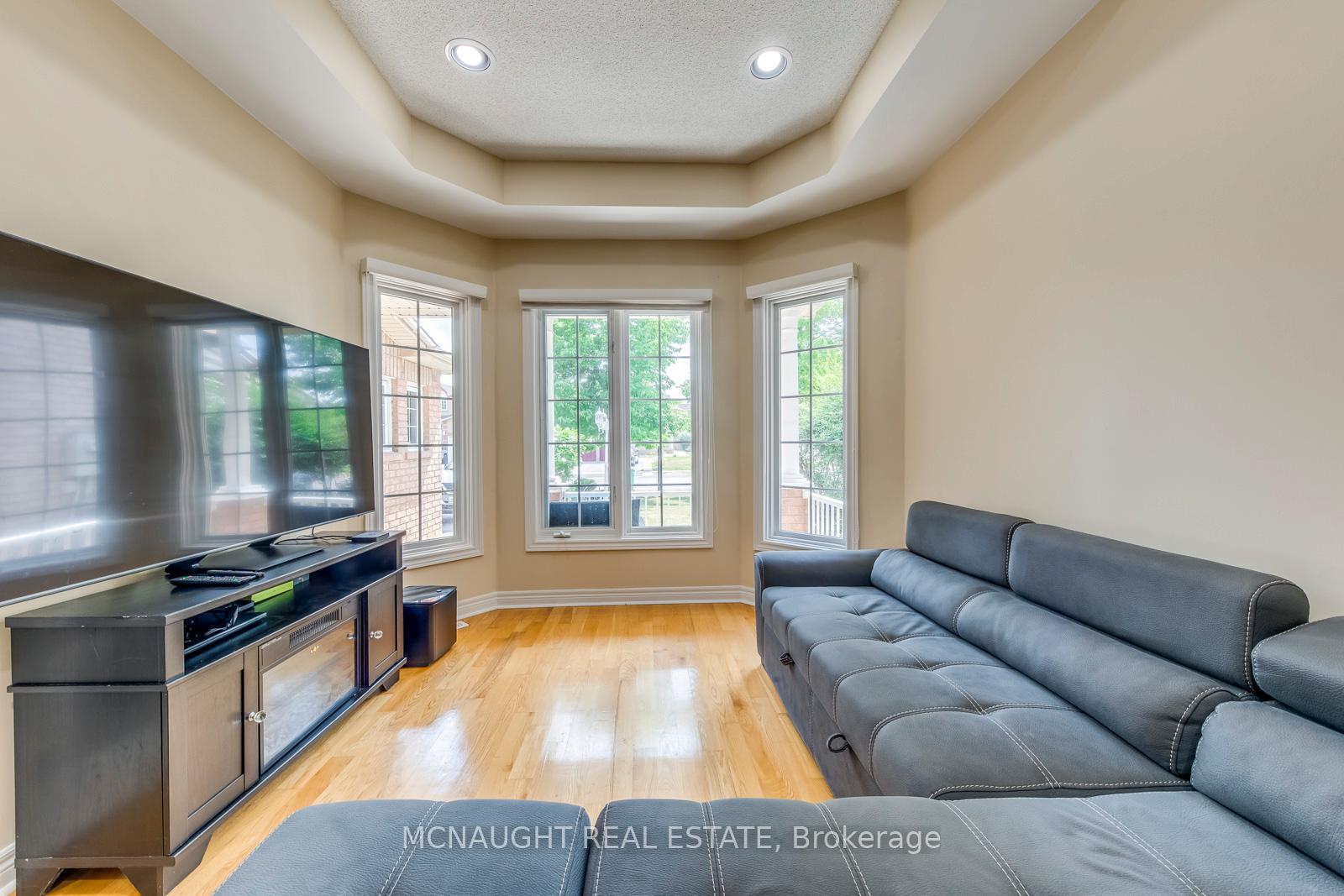 Photo 5 of 101 Letty Avenue, Brampton, Fletcher's West — HOMEH