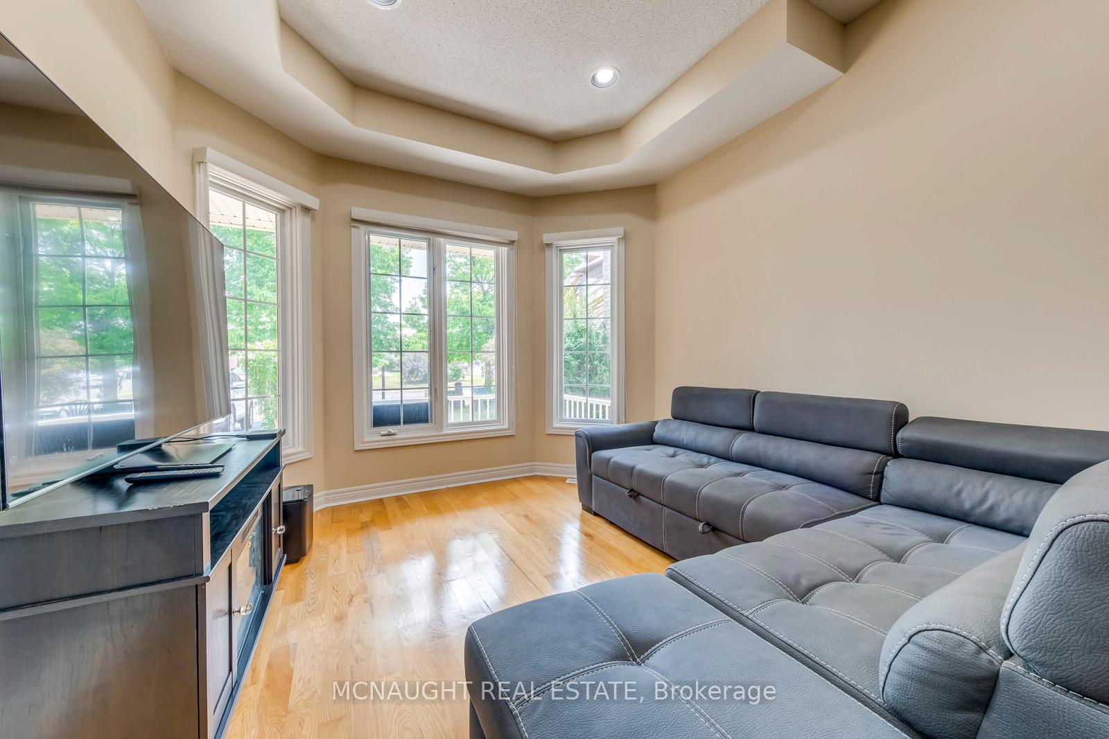 Photo 7 of 101 Letty Avenue, Brampton, Fletcher's West — HOMEH
