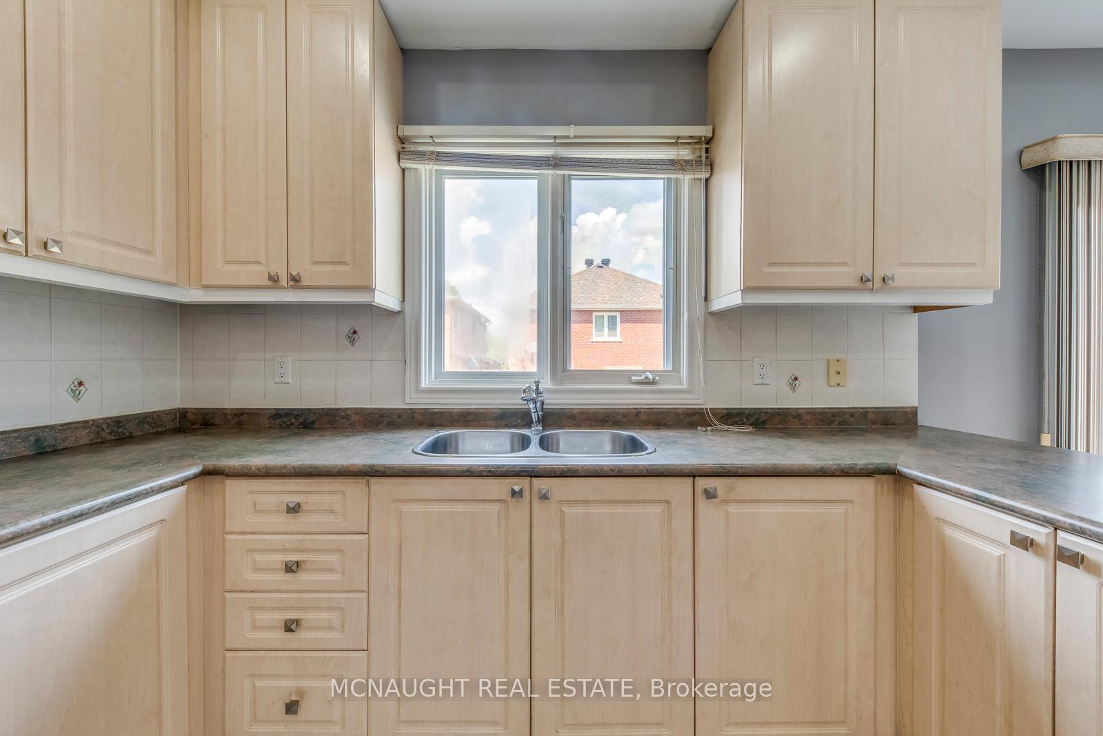 Photo 24 of 101 Letty Avenue, Brampton, Fletcher's West — HOMEH