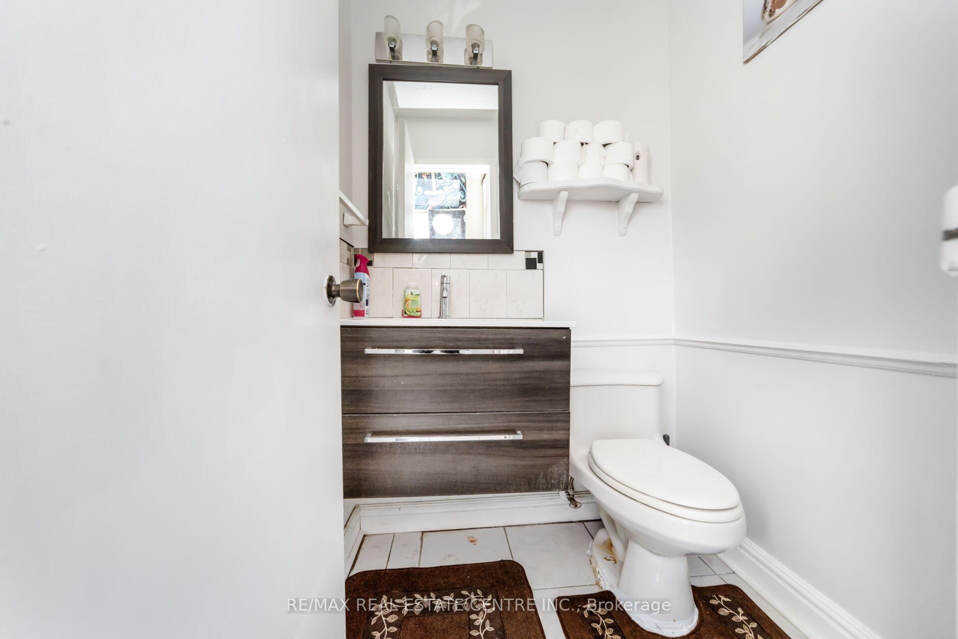 Photo 6 of 10 Fanshawe Drive, Brampton, Heart Lake West — HOMEH