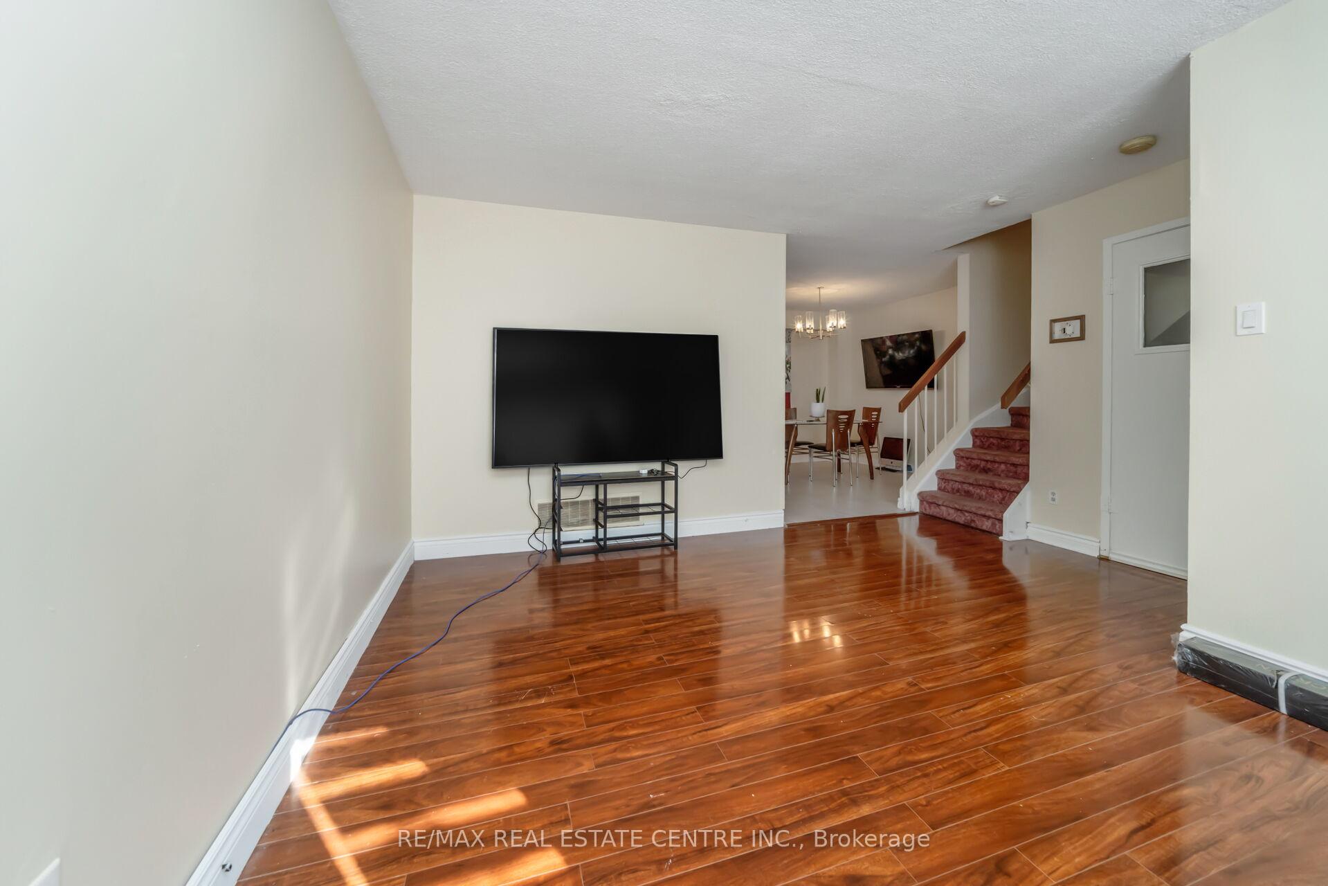 Photo 27 of 10 Fanshawe Drive, Brampton, Heart Lake West — HOMEH
