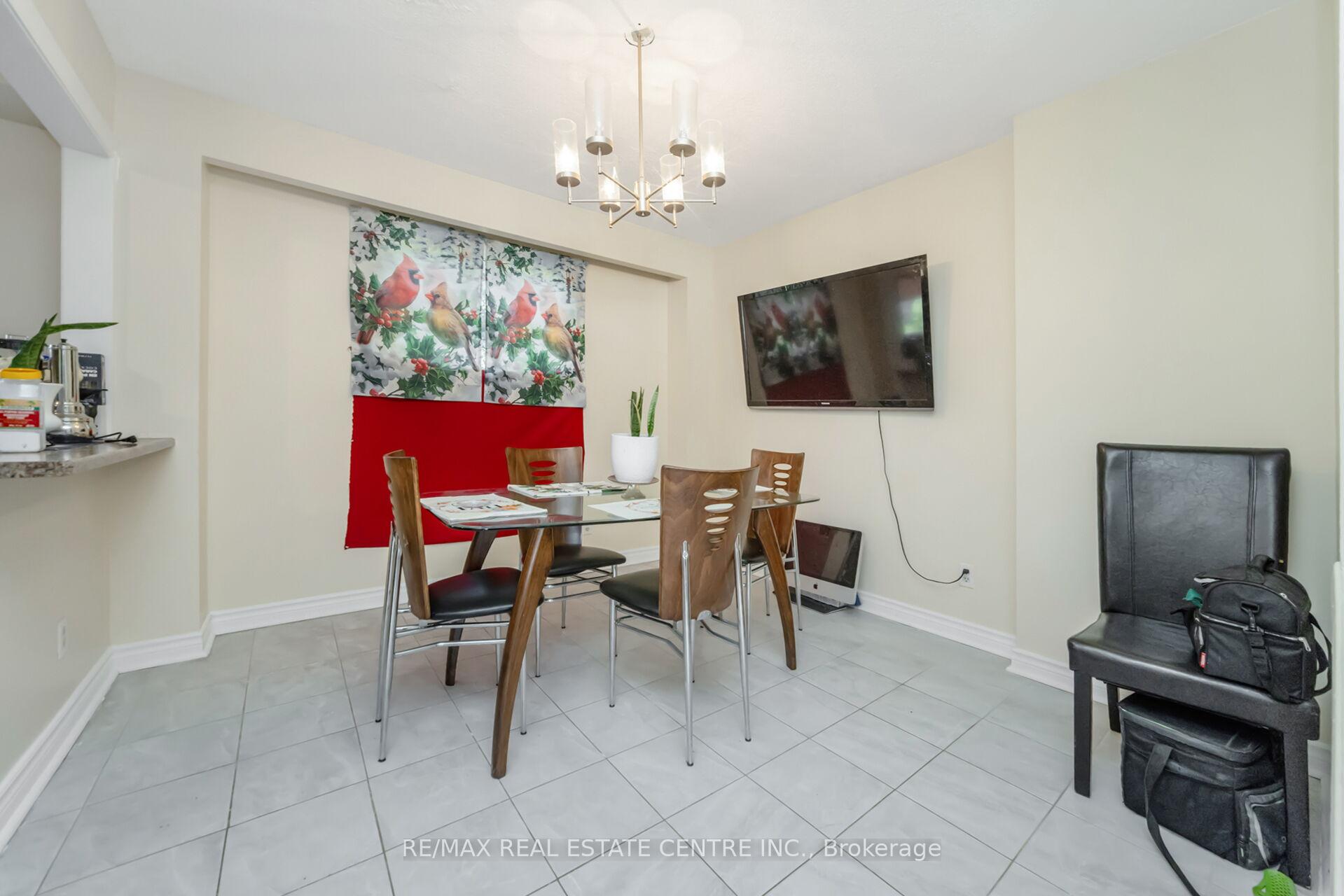 Photo 28 of 10 Fanshawe Drive, Brampton, Heart Lake West — HOMEH