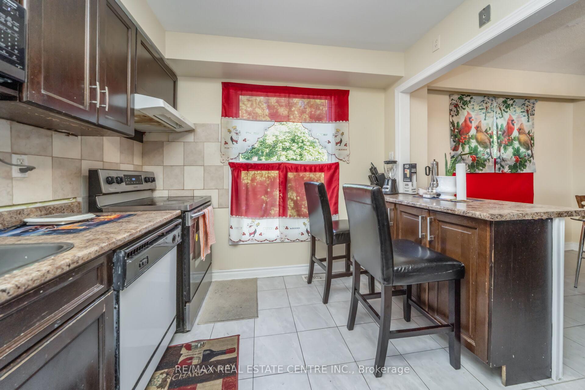 Photo 32 of 10 Fanshawe Drive, Brampton, Heart Lake West — HOMEH