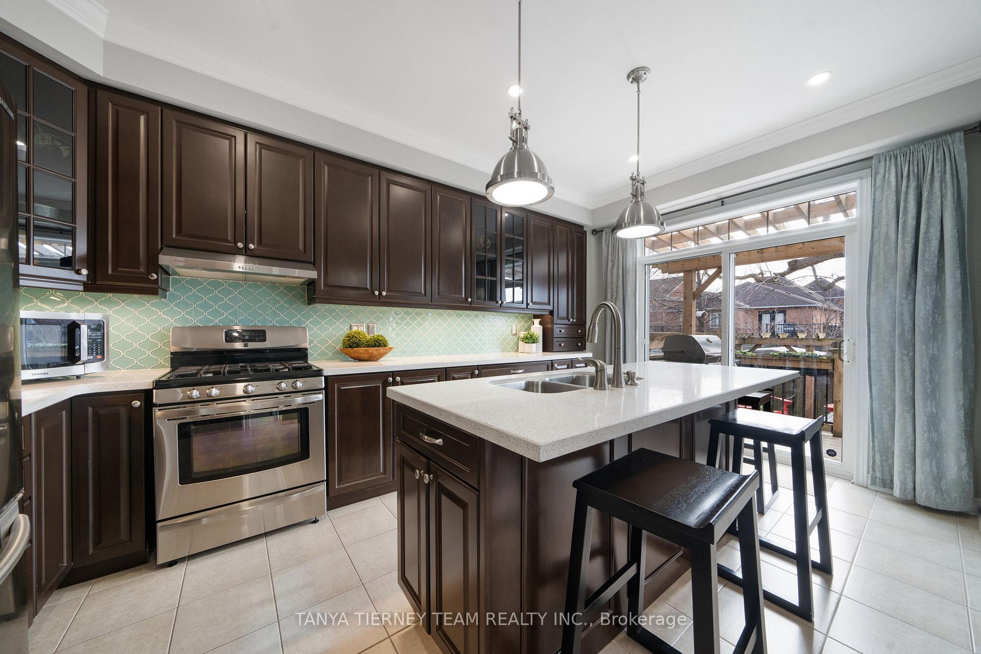 Photo 13 of 147 Harbourside Drive, Whitby, Port Whitby — HOMEH